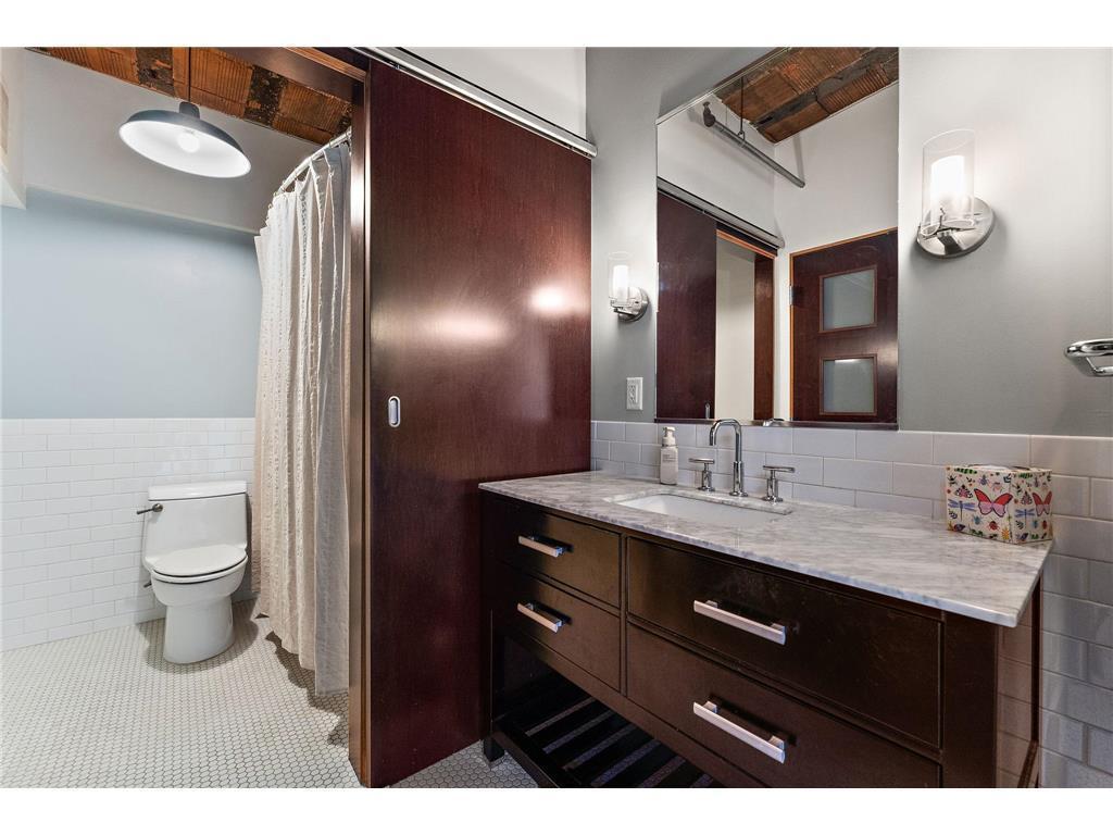 214 4th Street E 213 Property Photo 10