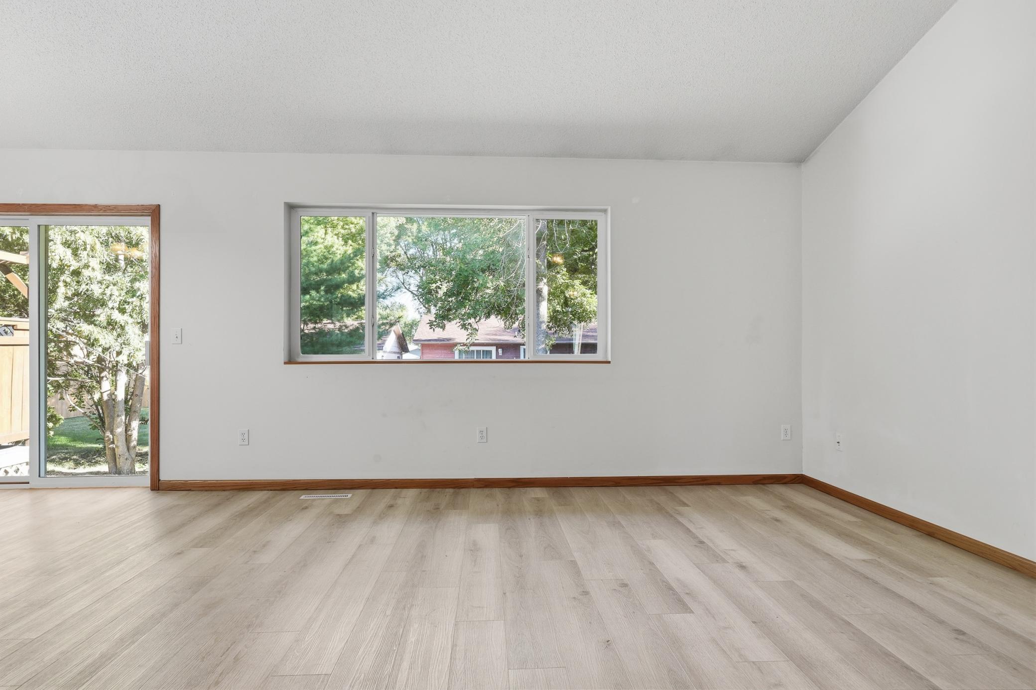 614 Golden Gate Lane Property Photo 3