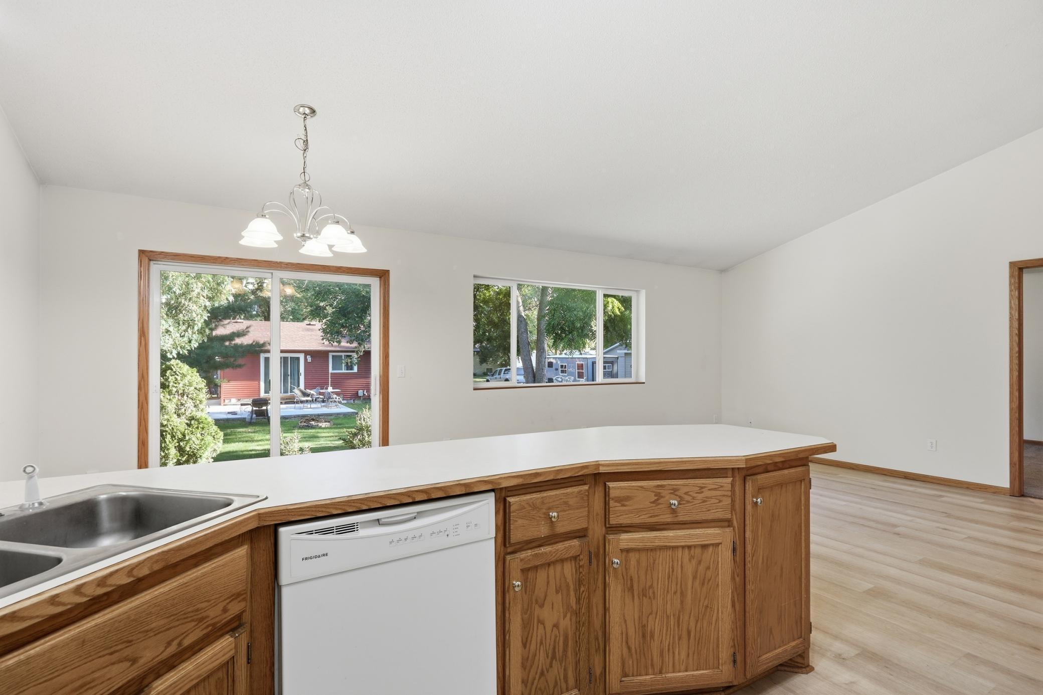 614 Golden Gate Lane Property Photo 10