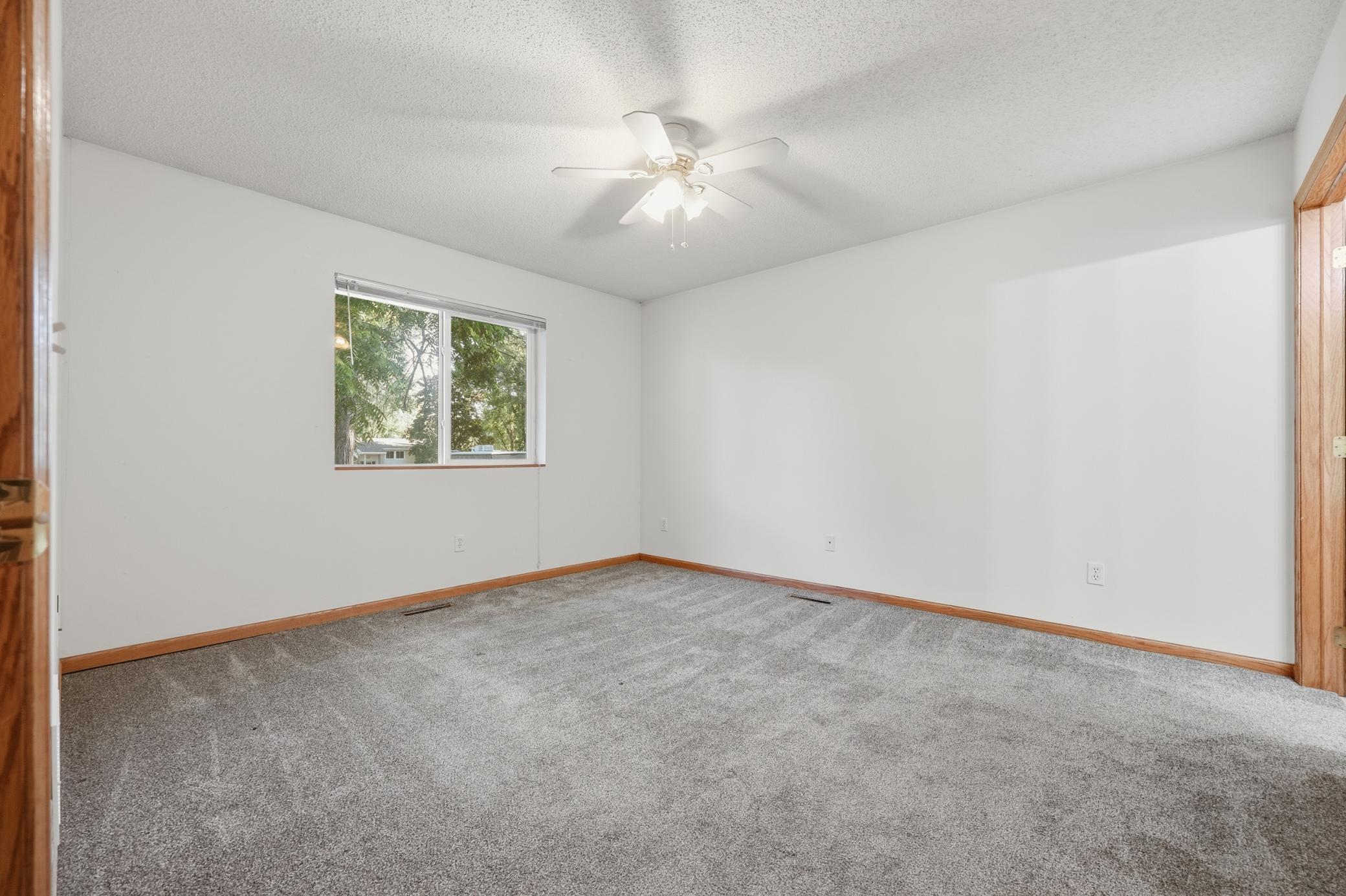 614 Golden Gate Lane Property Photo 11