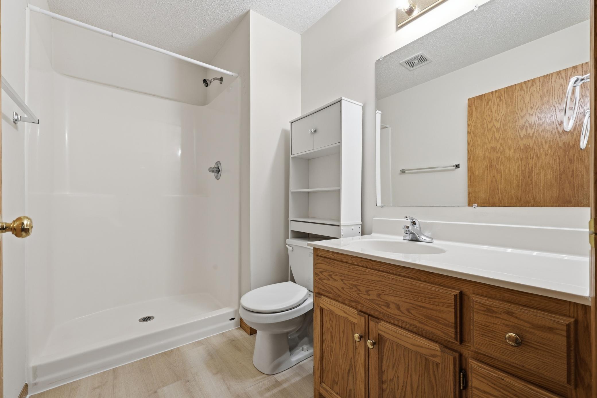 614 Golden Gate Lane Property Photo 14