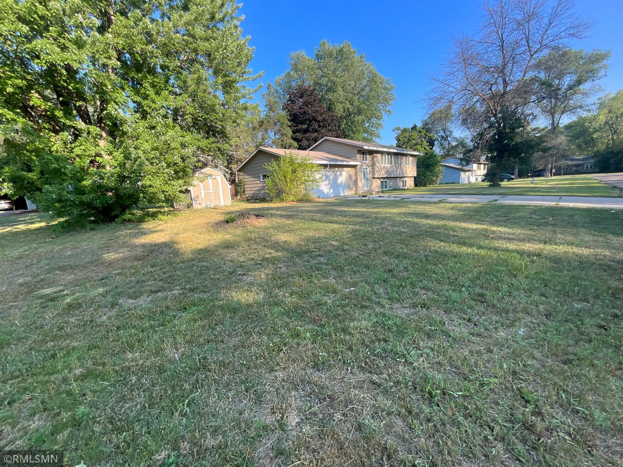 7308 Fremont Avenue N Property Photo 3