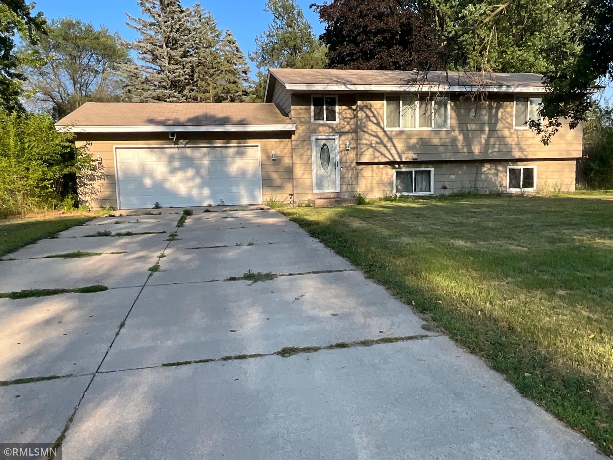 7308 Fremont Avenue N Property Photo 4