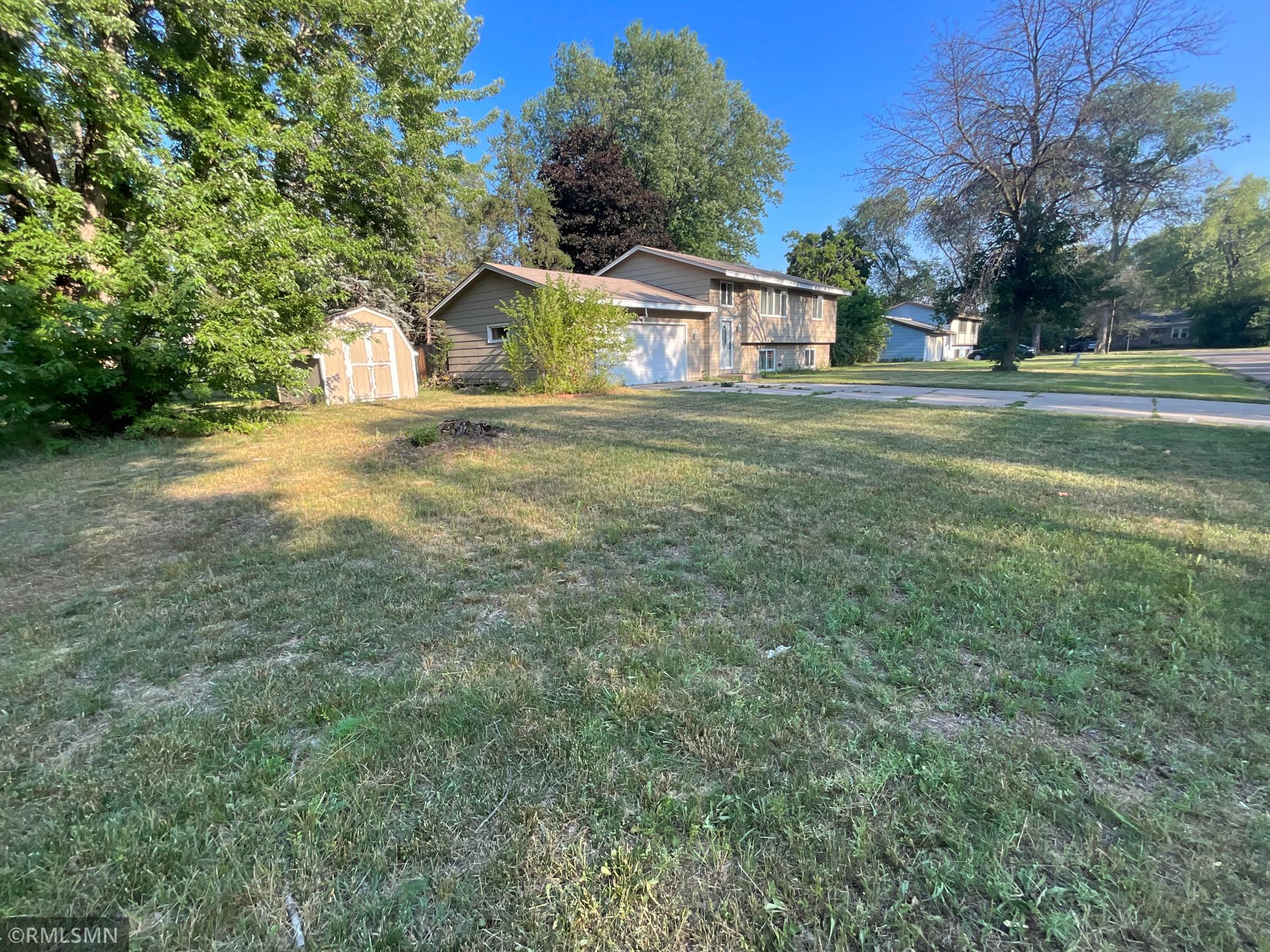 7308 Fremont Avenue N Property Photo 7