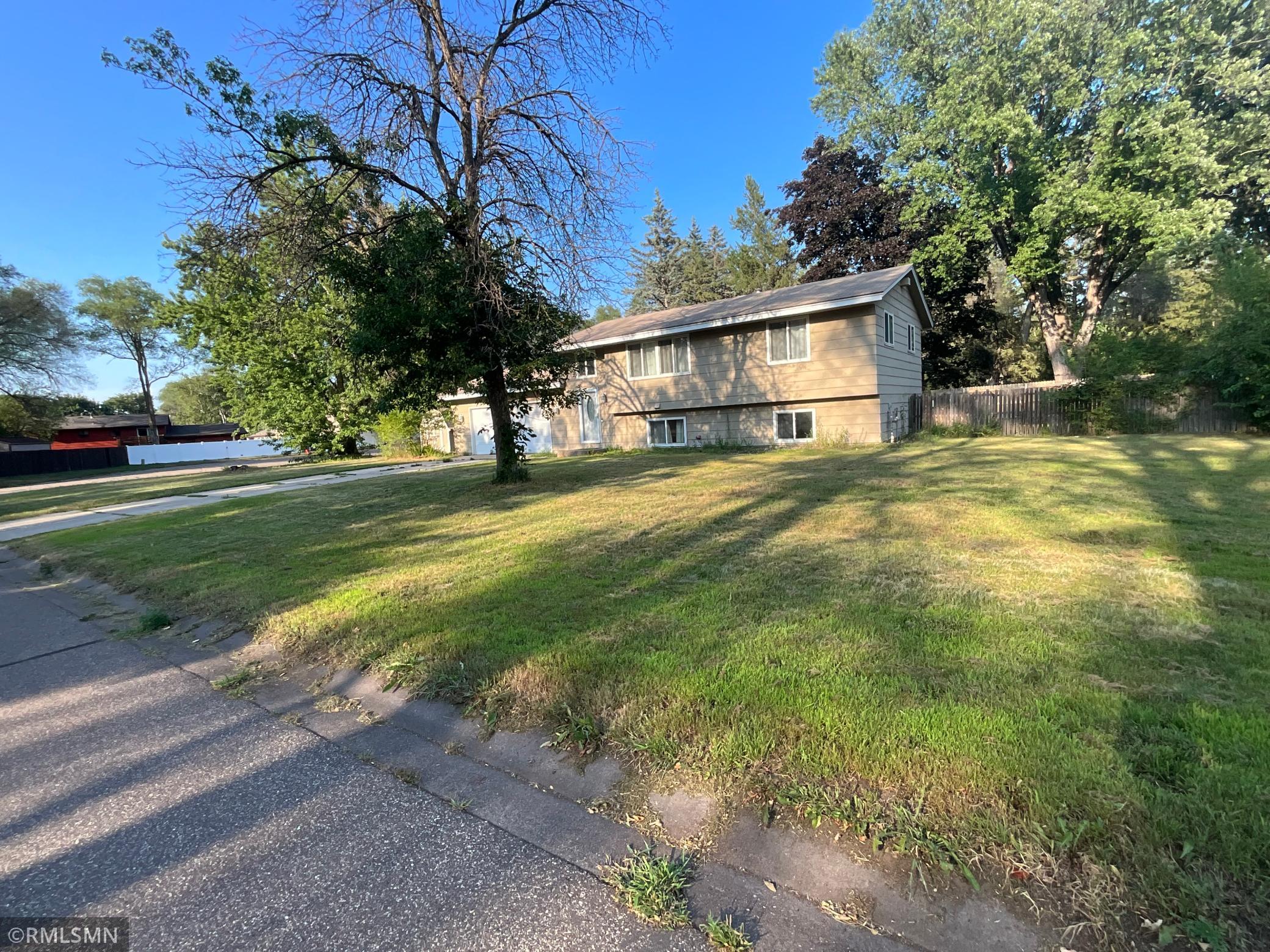 7308 Fremont Avenue N Property Photo 11