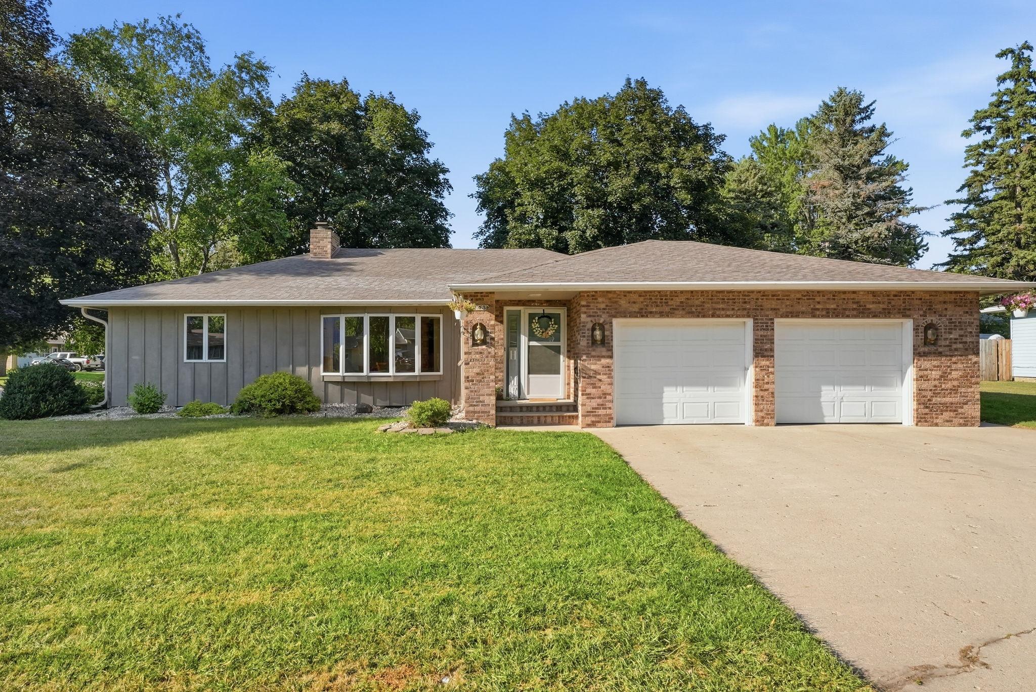 243 E Dahlstrom Avenue