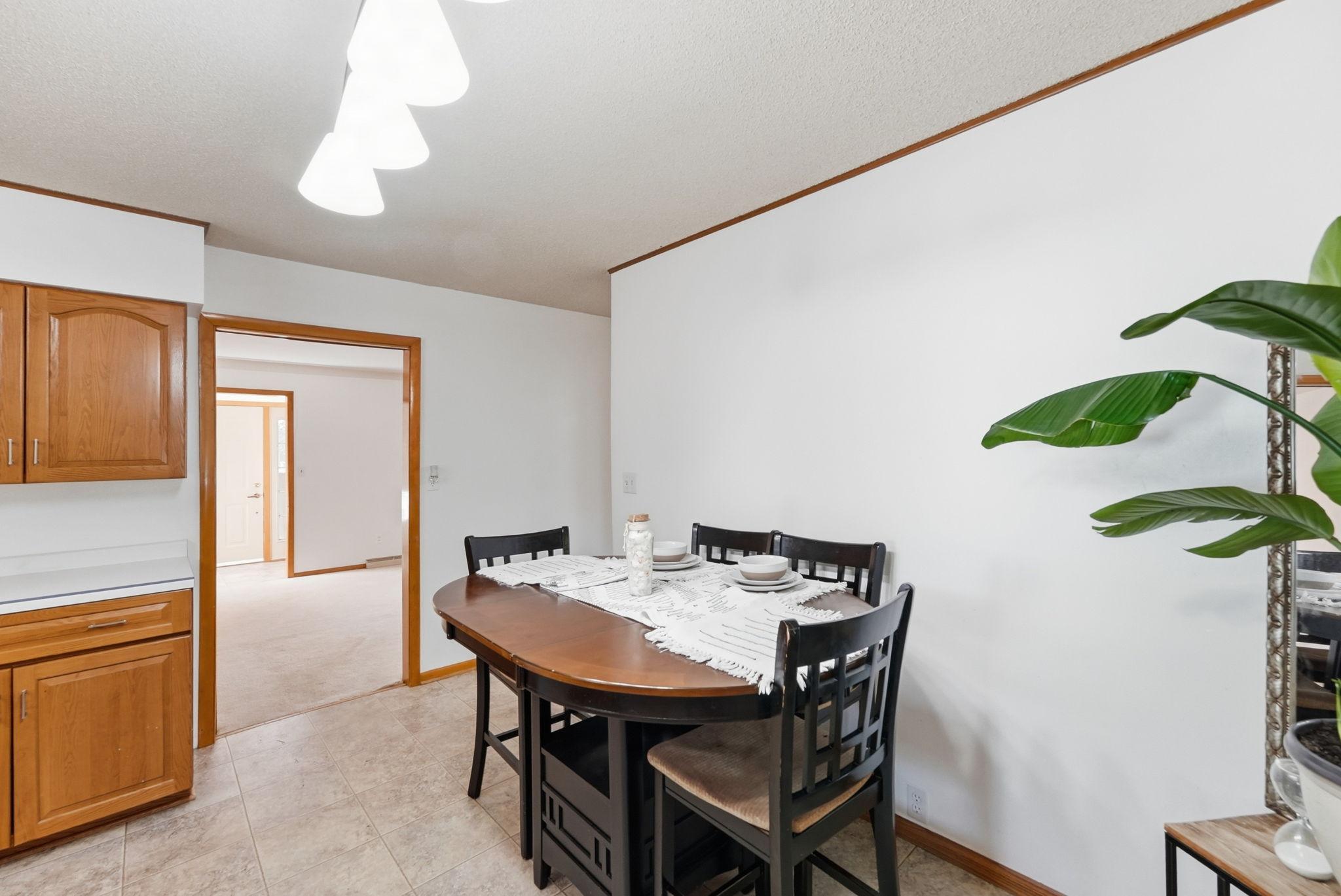 243 E Dahlstrom Avenue Property Photo 11