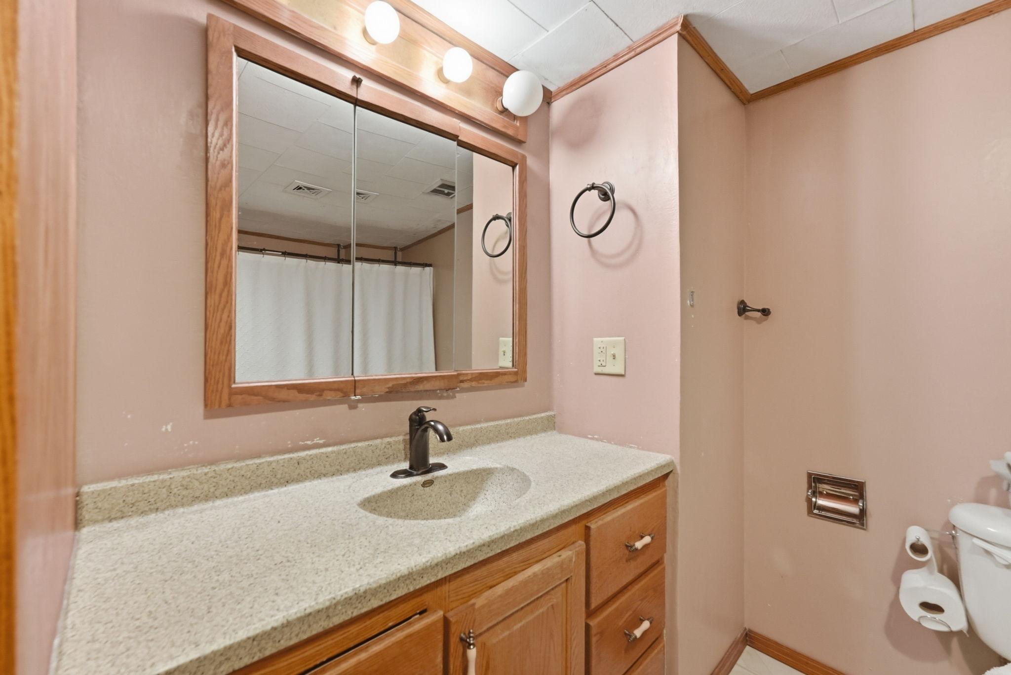 243 E Dahlstrom Avenue Property Photo 29