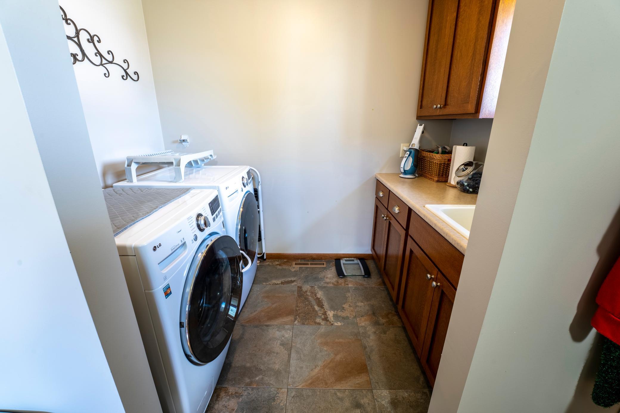 864 Goves Way Property Photo 26