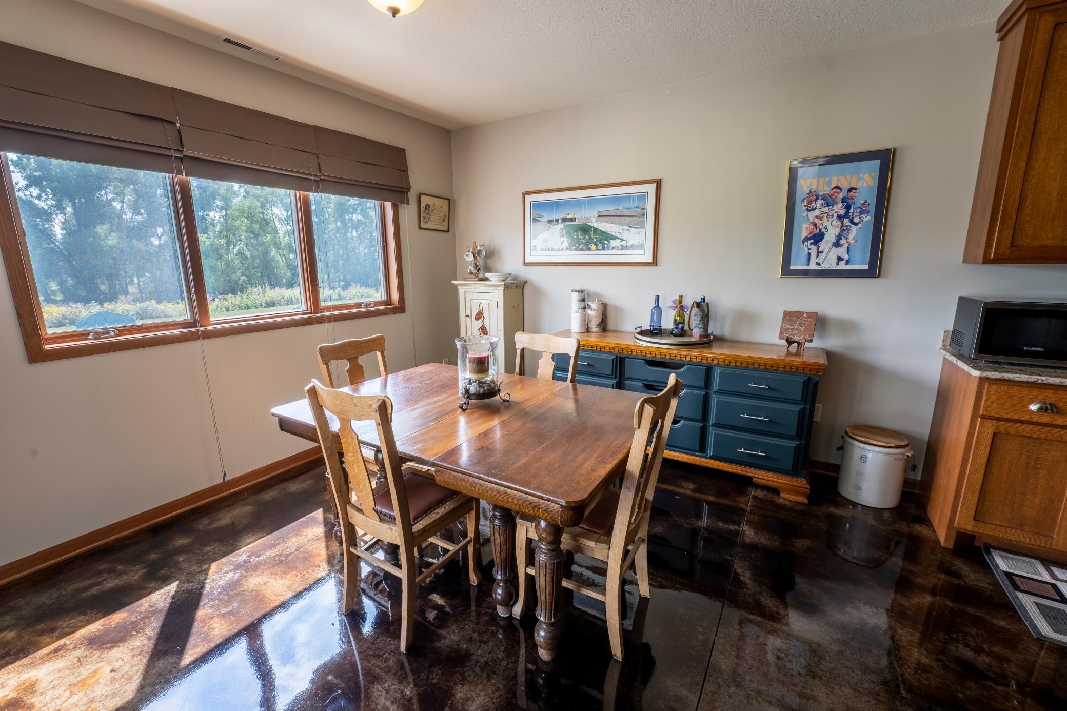 864 Goves Way Property Photo 36