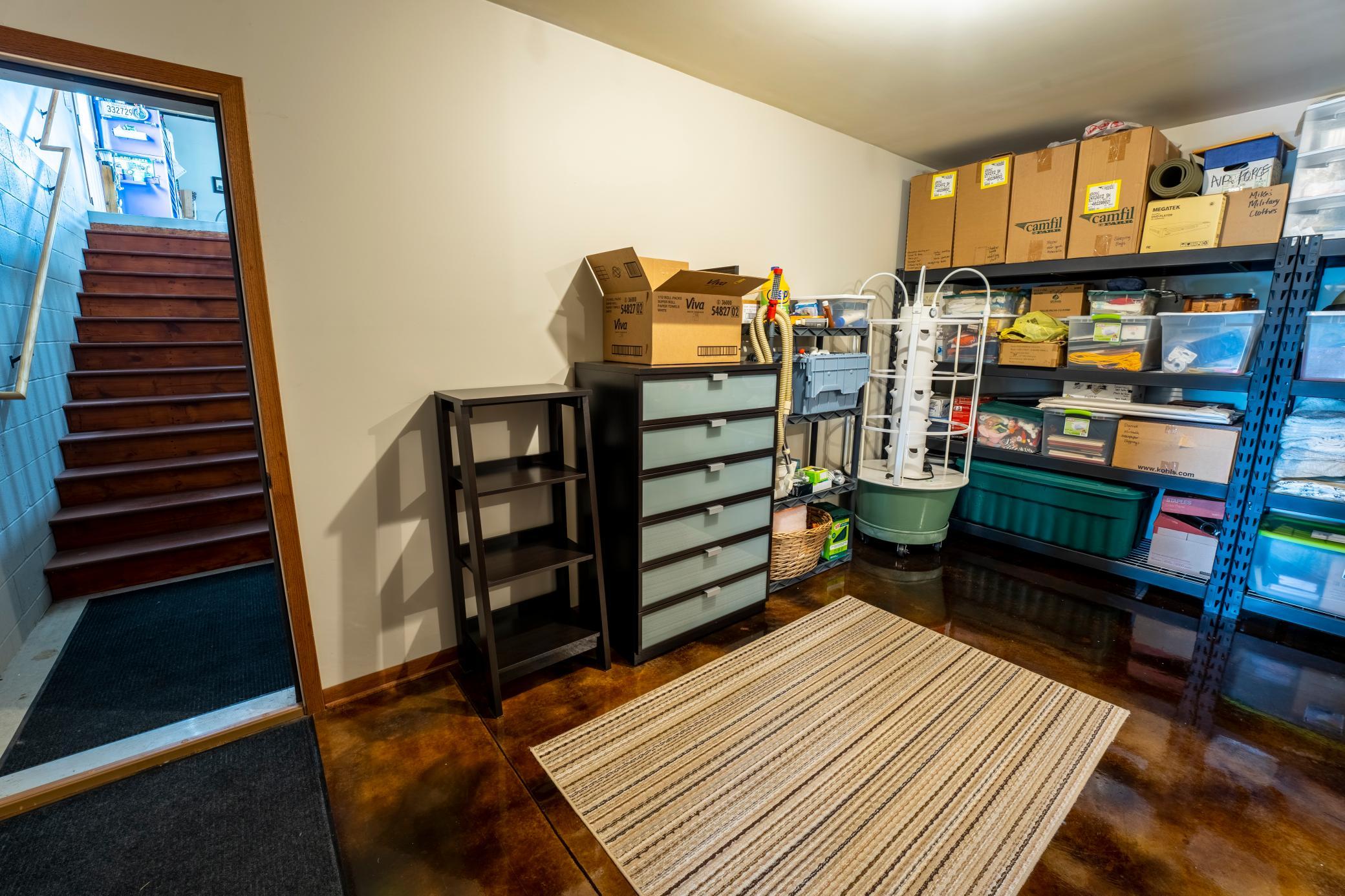 864 Goves Way Property Photo 39