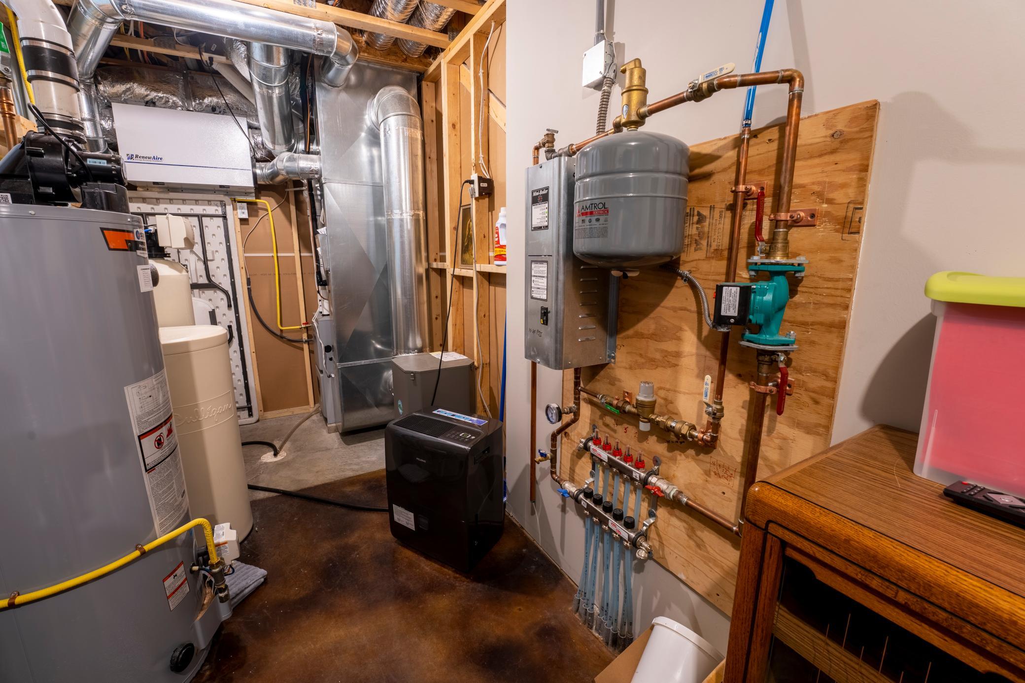 864 Goves Way Property Photo 43