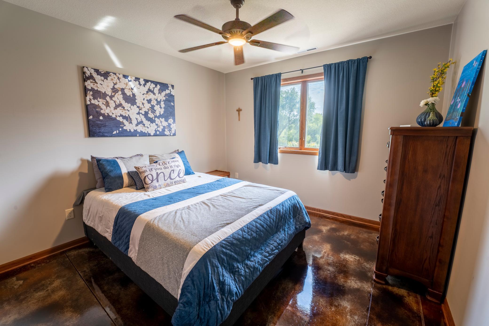 864 Goves Way Property Photo 47