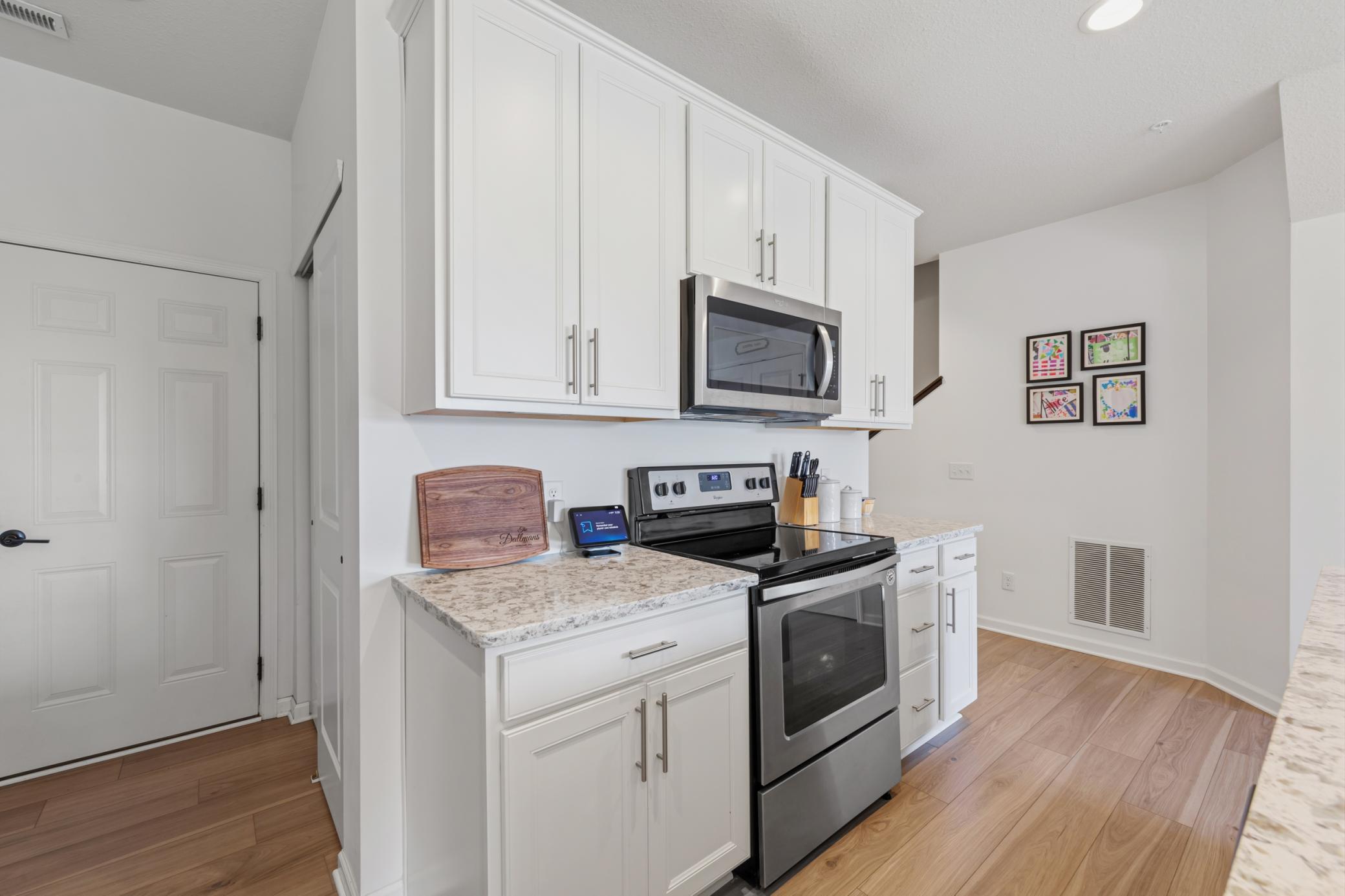 762 Stonegate Road Property Photo 6