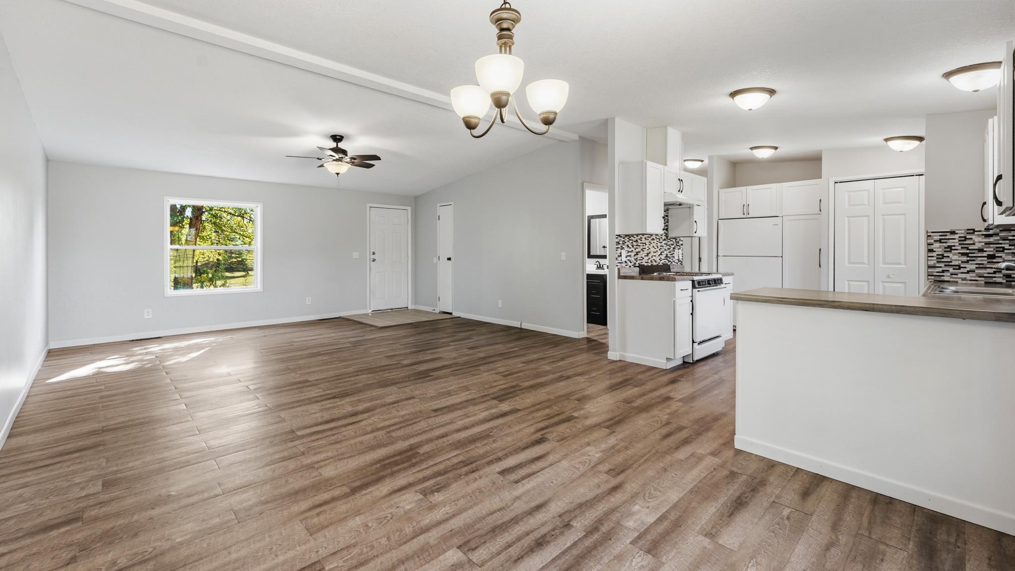 57098 Forest Boulevard Property Photo 5