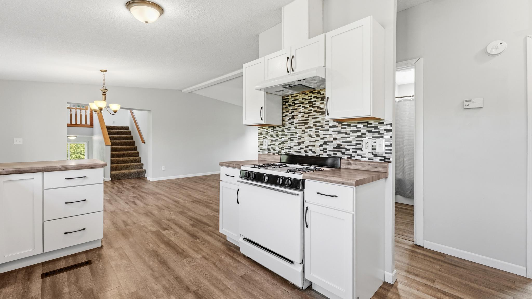 57098 Forest Boulevard Property Photo 6