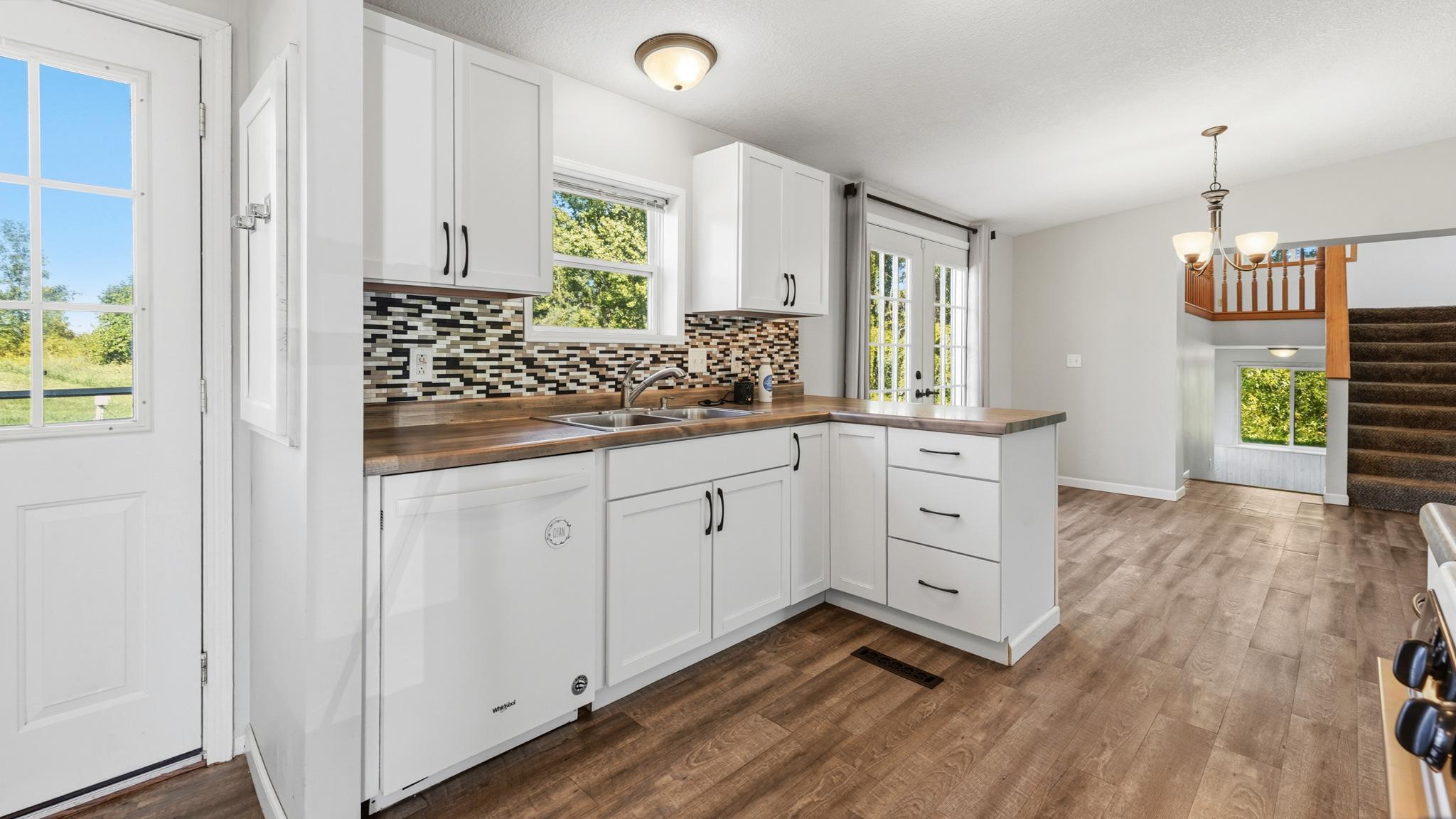 57098 Forest Boulevard Property Photo 7