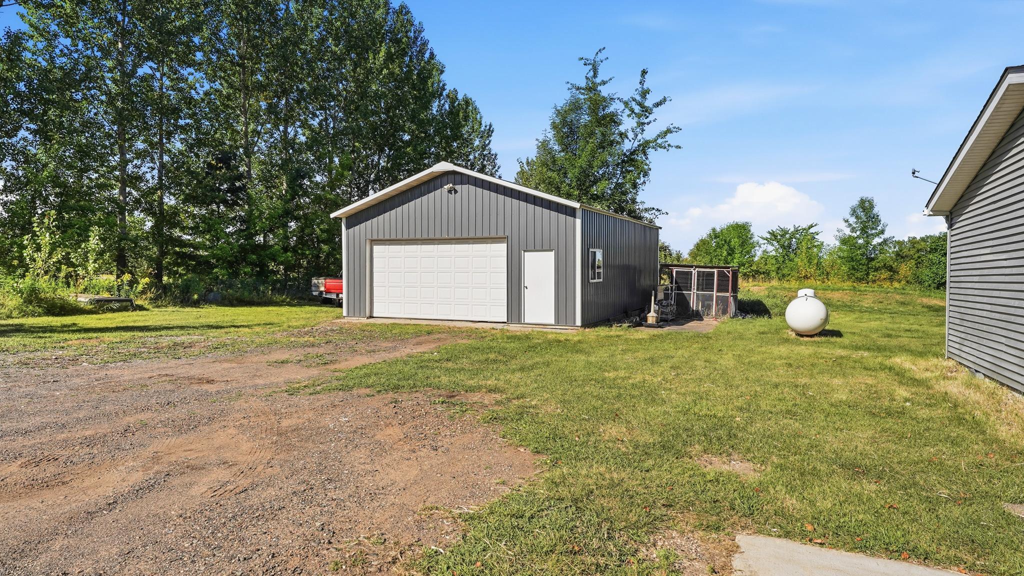 57098 Forest Boulevard Property Photo 32