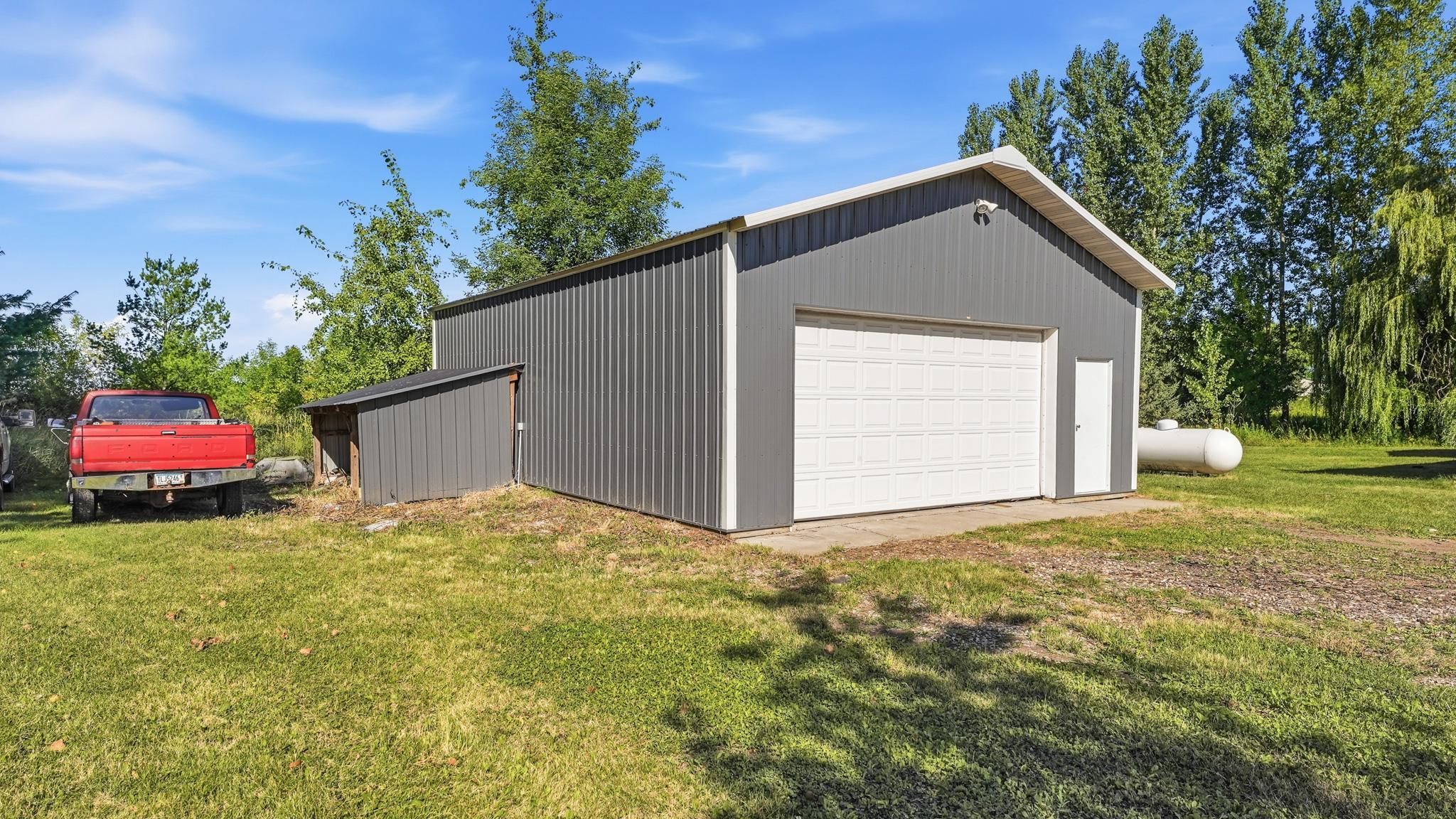 57098 Forest Boulevard Property Photo 33