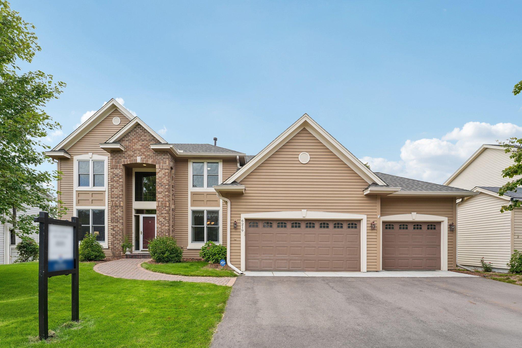 6219 Orchid Lane N Property Photo 1