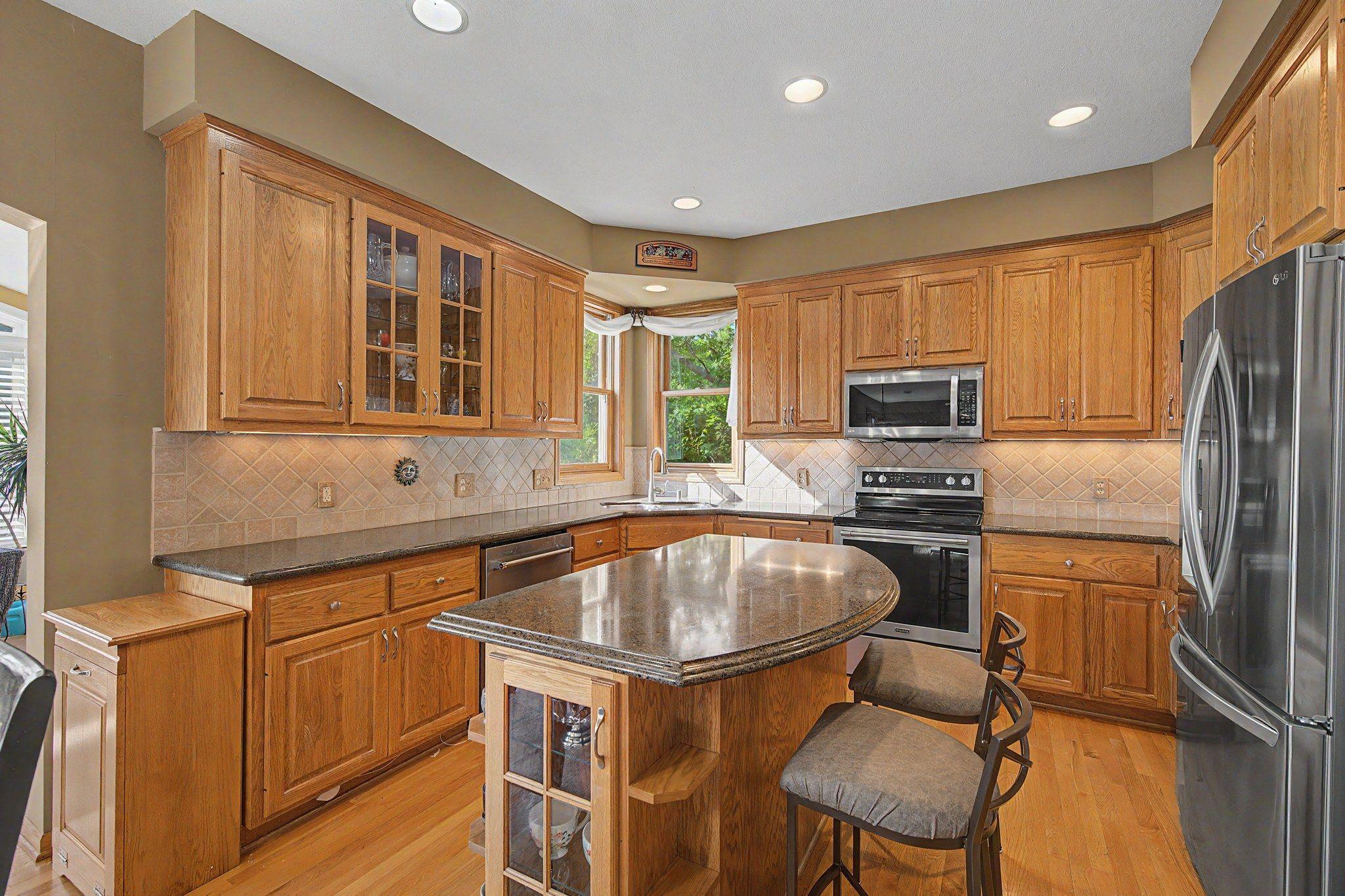6219 Orchid Lane N Property Photo 4