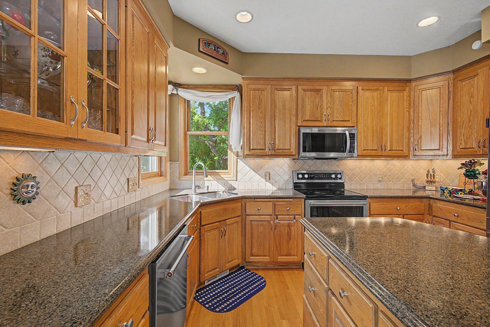 6219 Orchid Lane N Property Photo 5