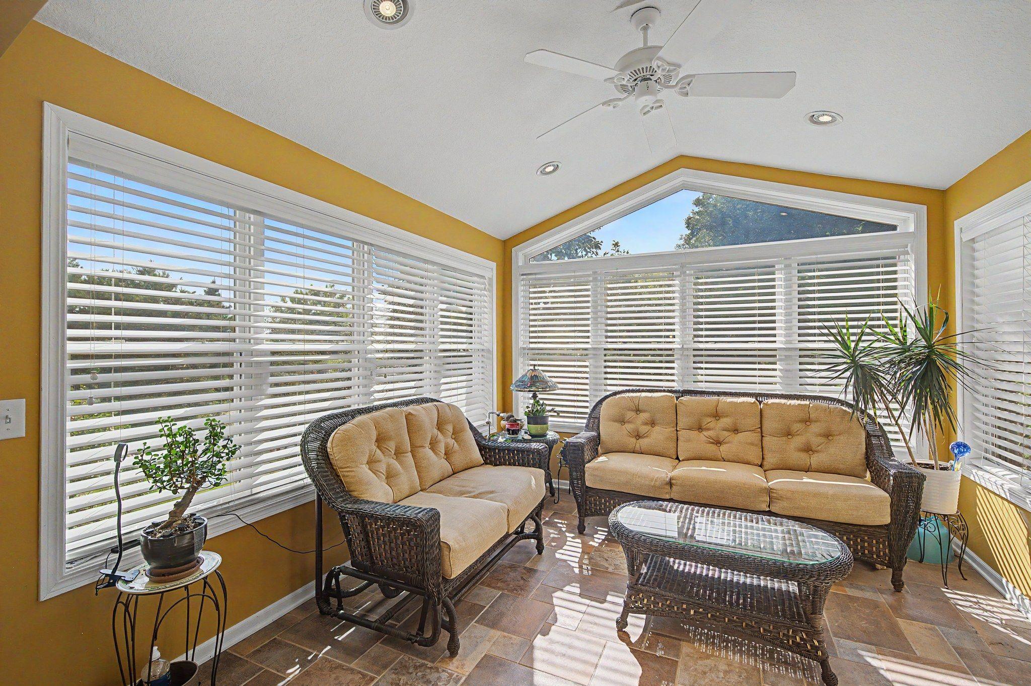 6219 Orchid Lane N Property Photo 8
