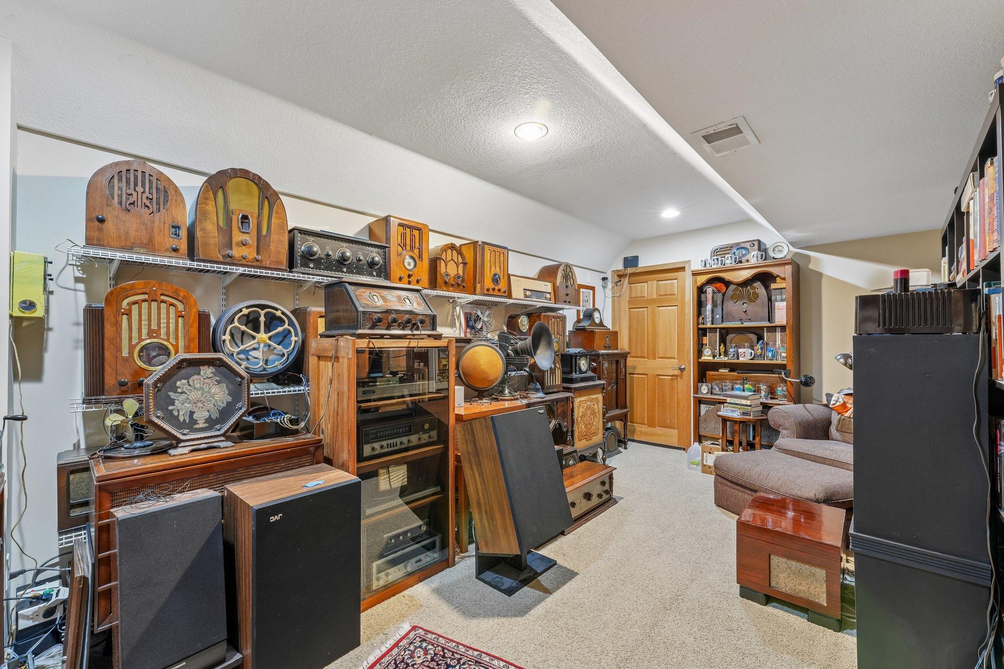 6219 Orchid Lane N Property Photo 47
