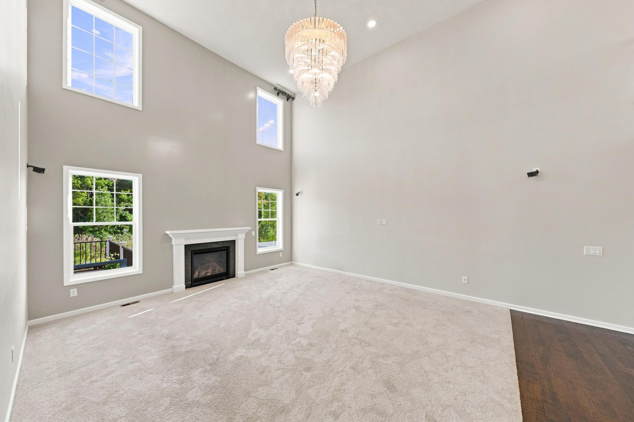 18625 43rd Avenue N Property Photo 11