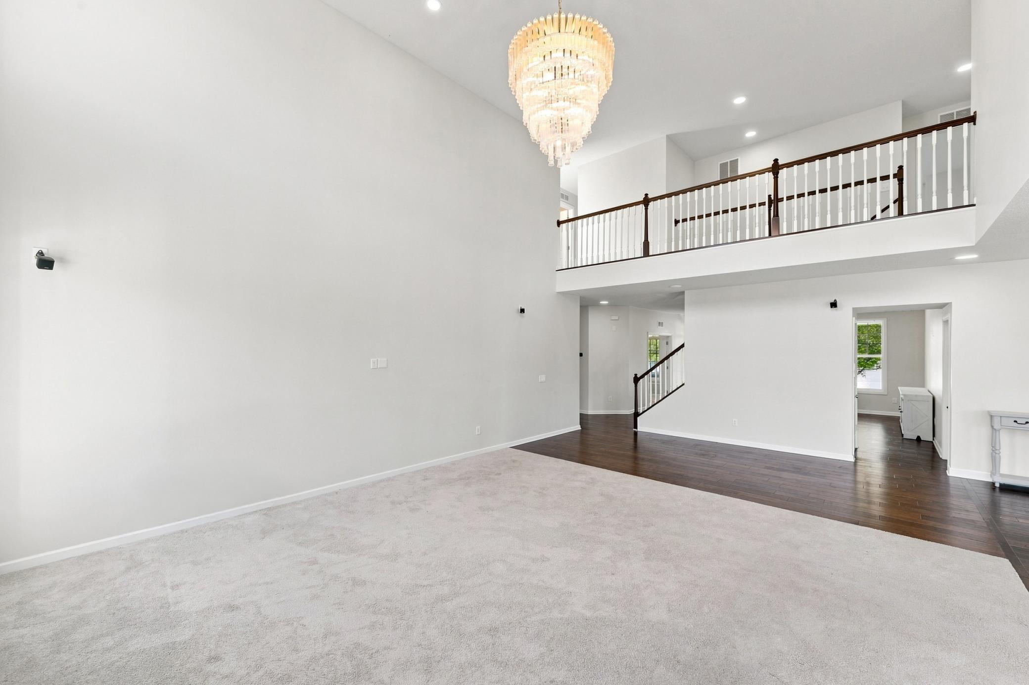 18625 43rd Avenue N Property Photo 14