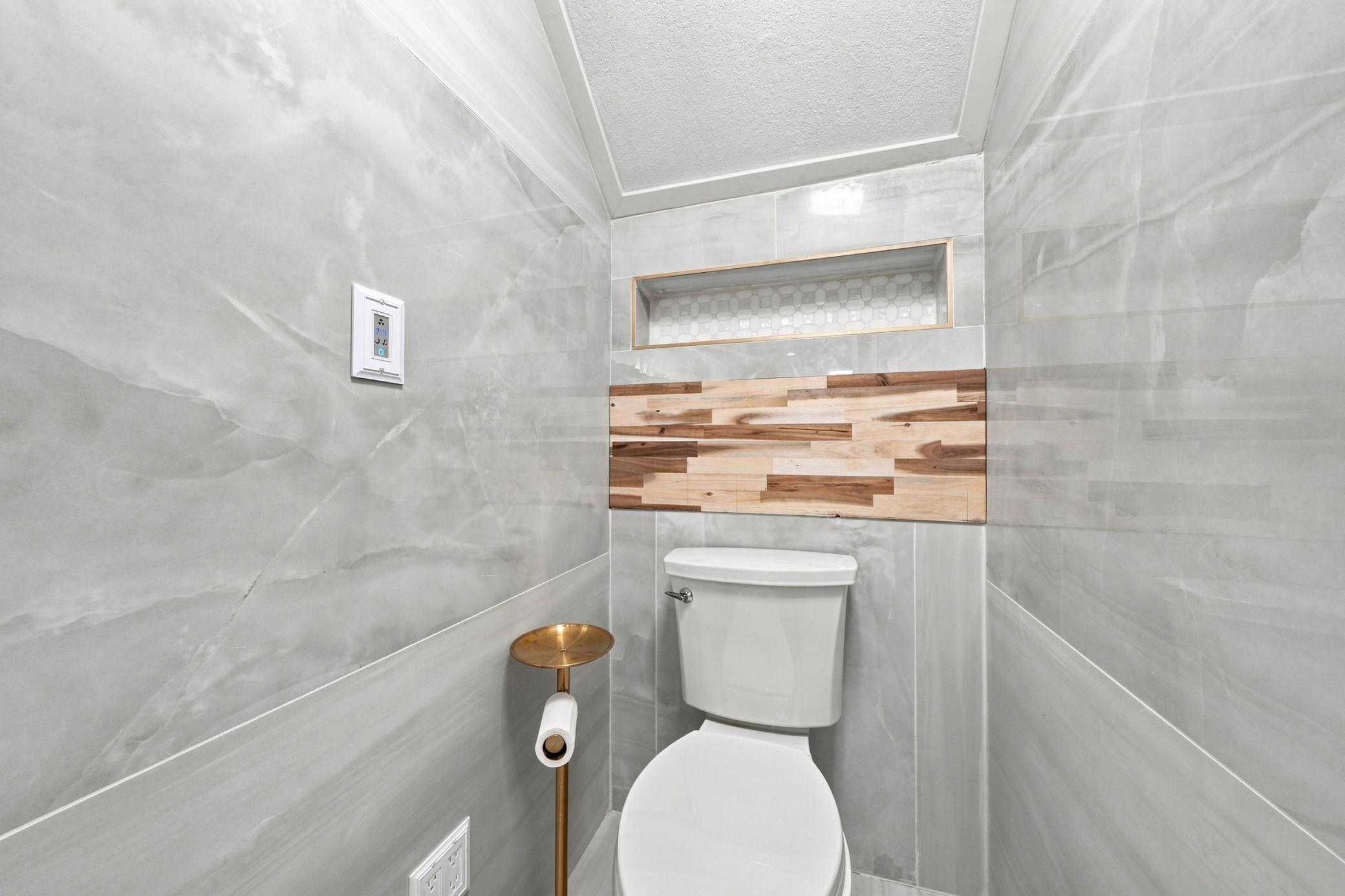 18625 43rd Avenue N Property Photo 66