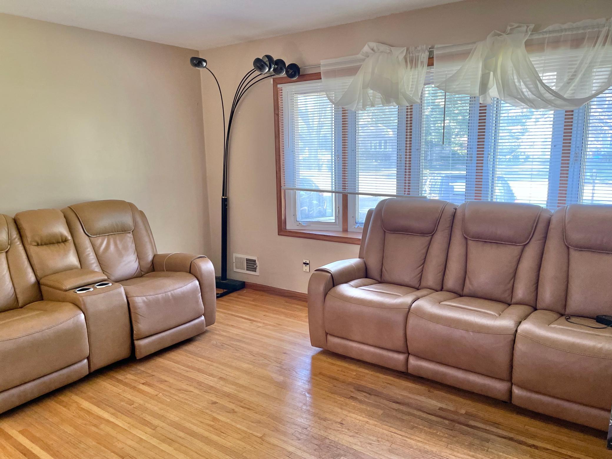 150 Roselawn Avenue E Property Photo 5