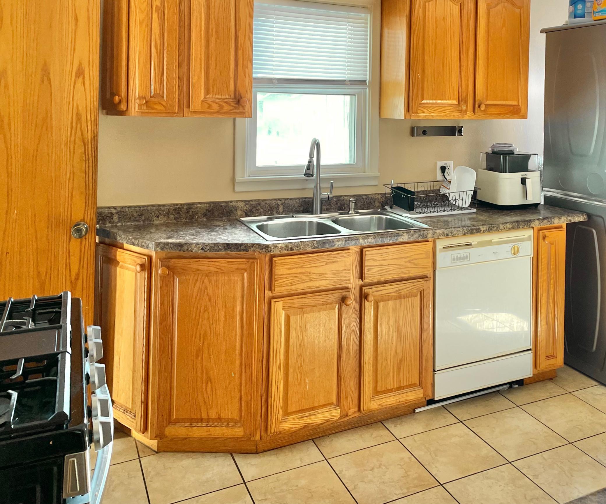 150 Roselawn Avenue E Property Photo 6