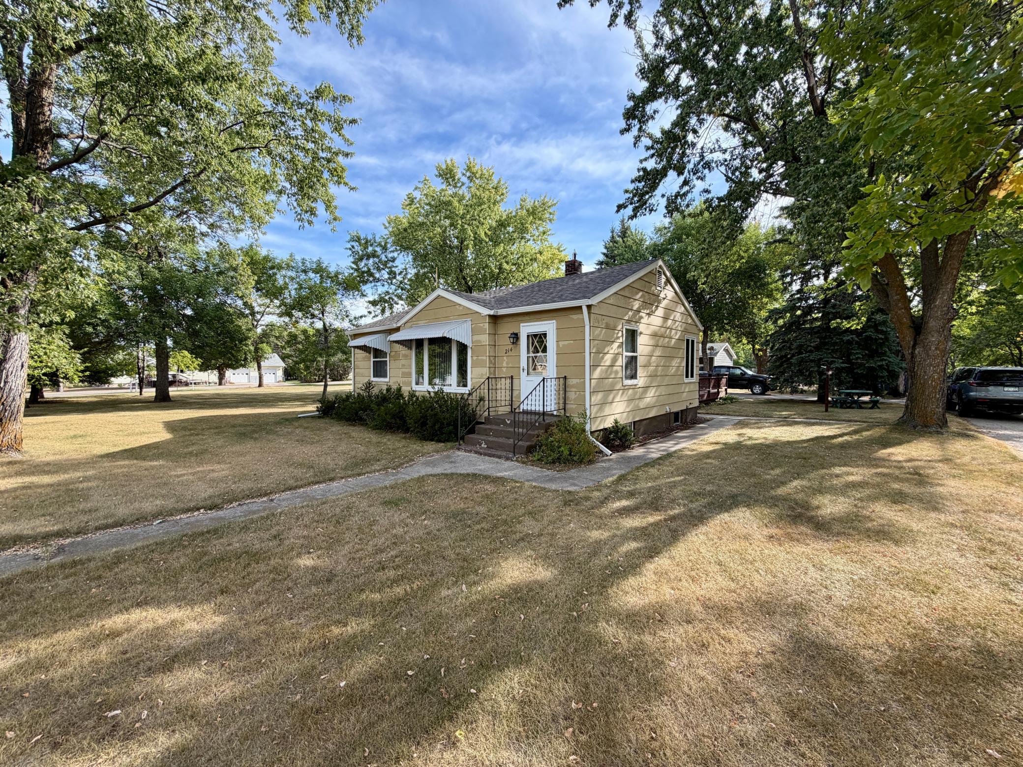 214 2nd Street Property Photo 2