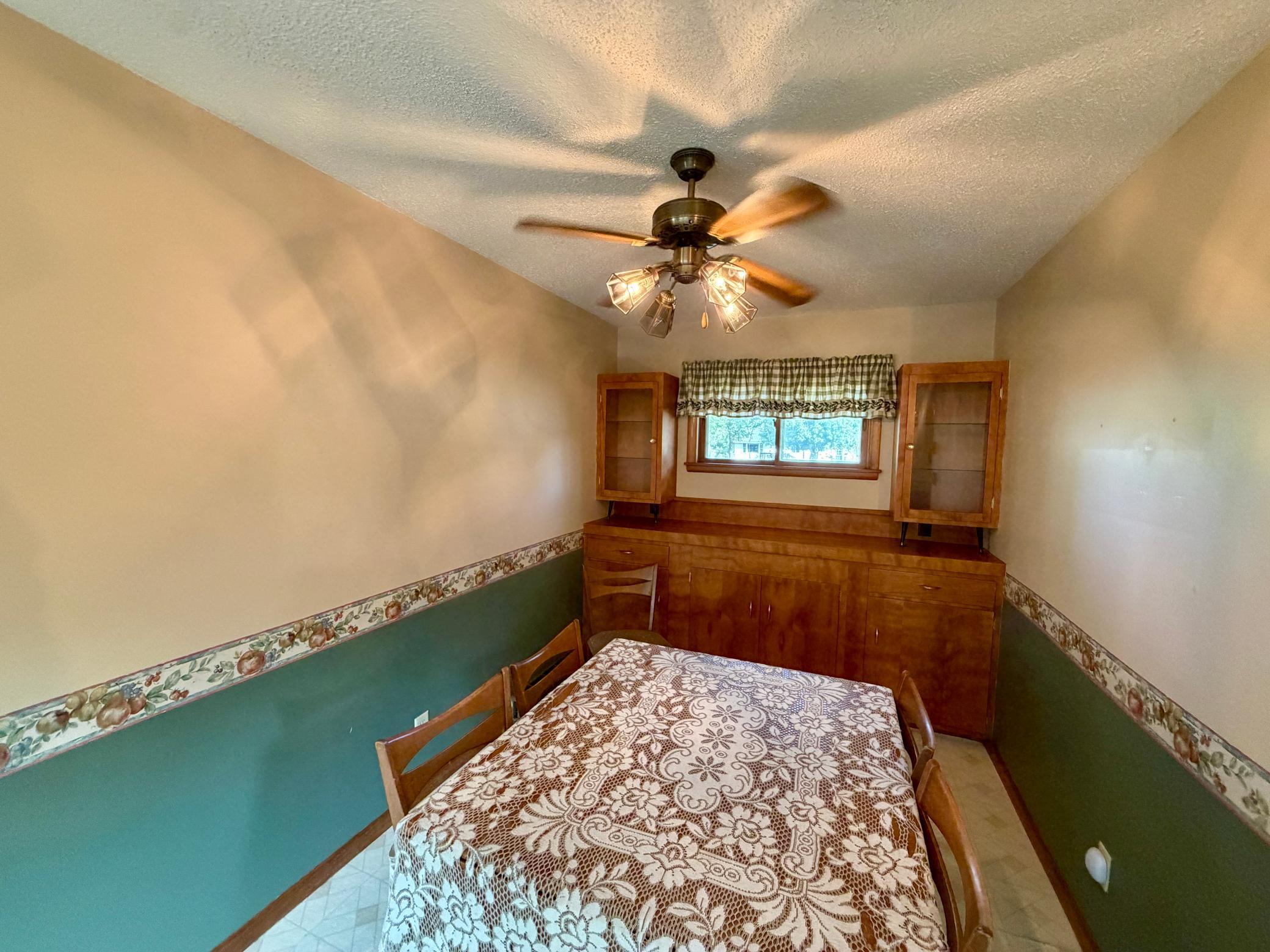 214 2nd Street Property Photo 4