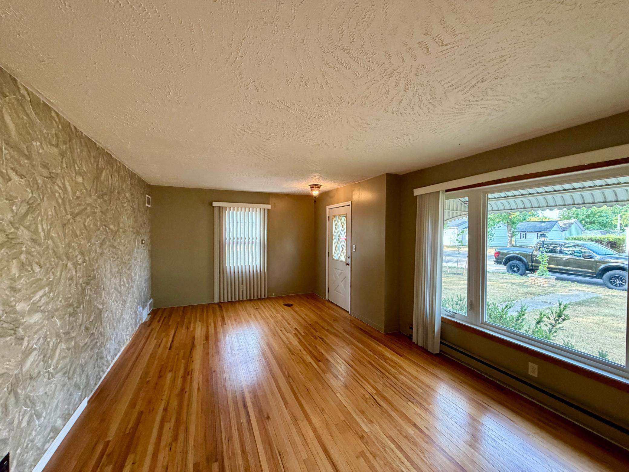 214 2nd Street Property Photo 8