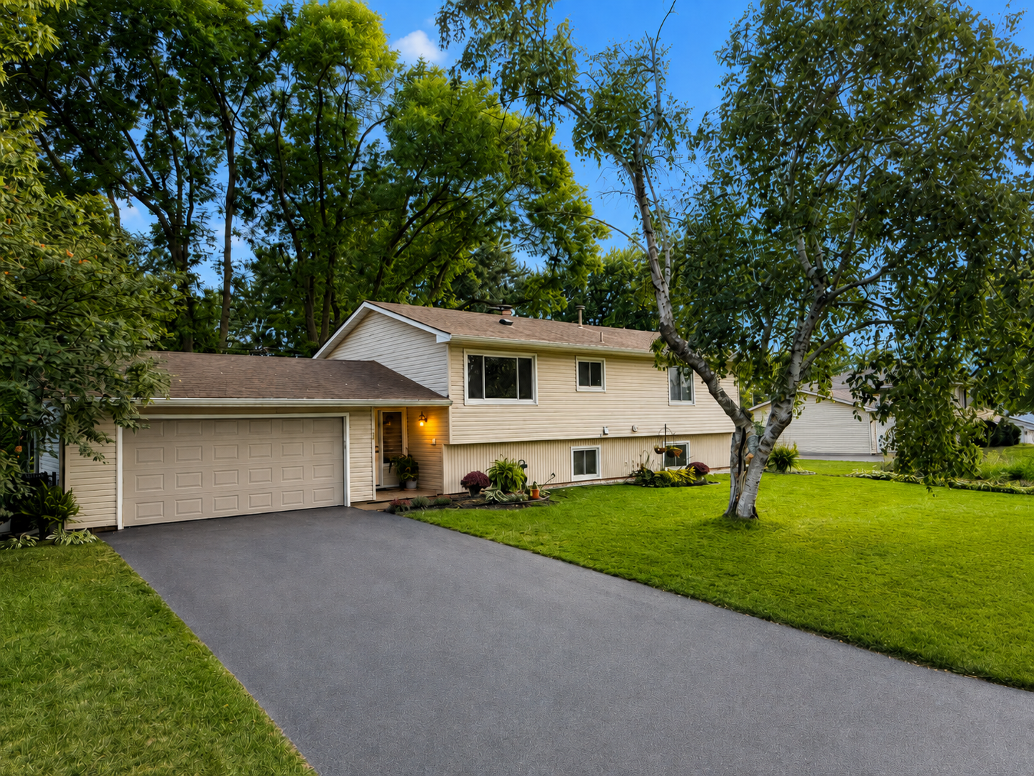 1798 E Bluestone Drive Property Photo 1