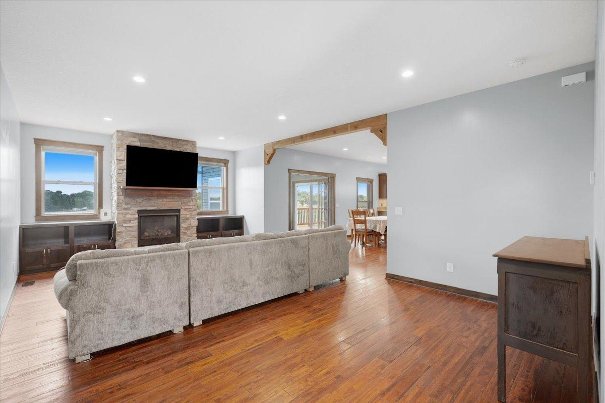 1042 144th Avenue Property Photo 5