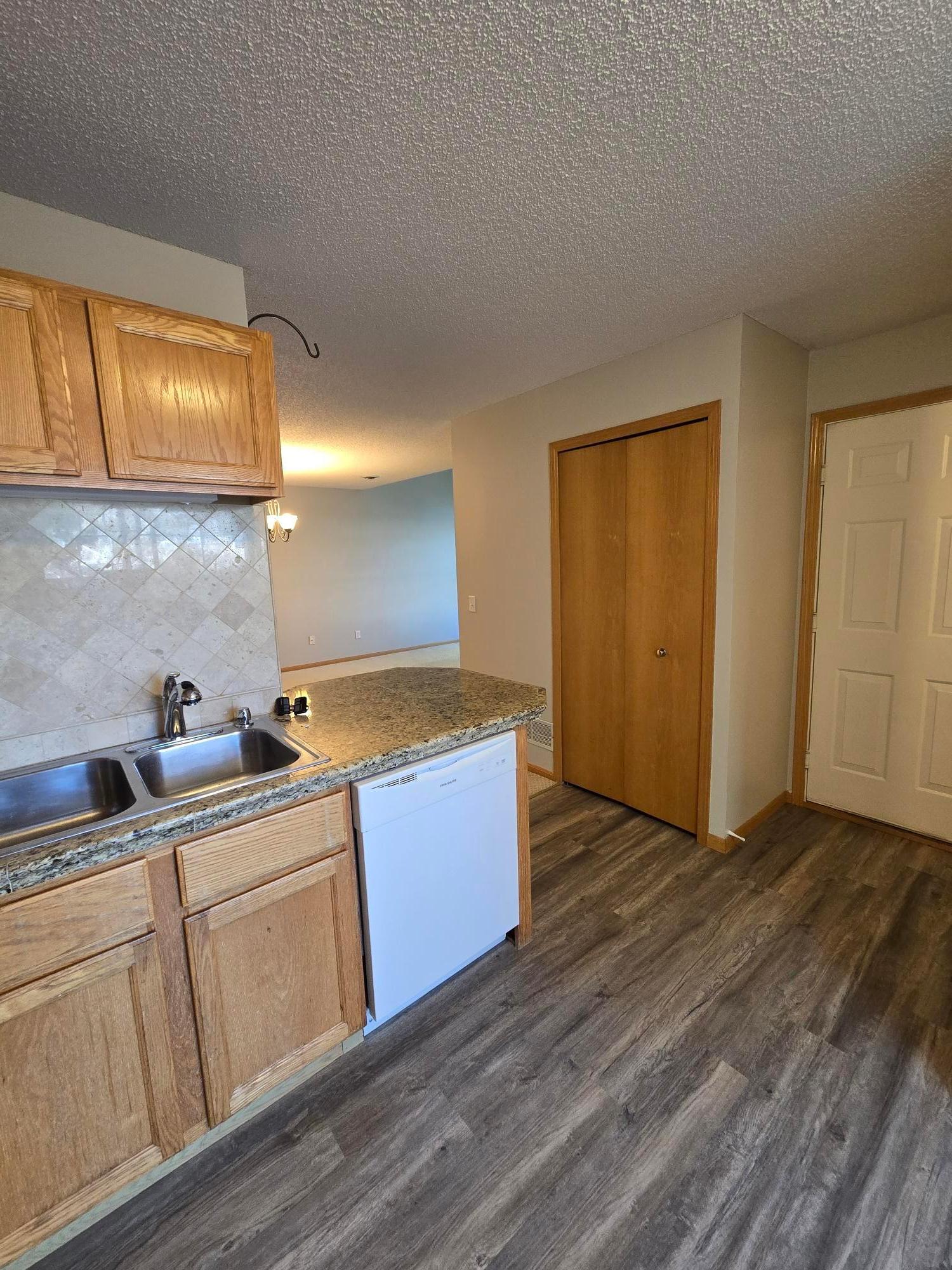 8433 Annapolis Way Property Photo 5