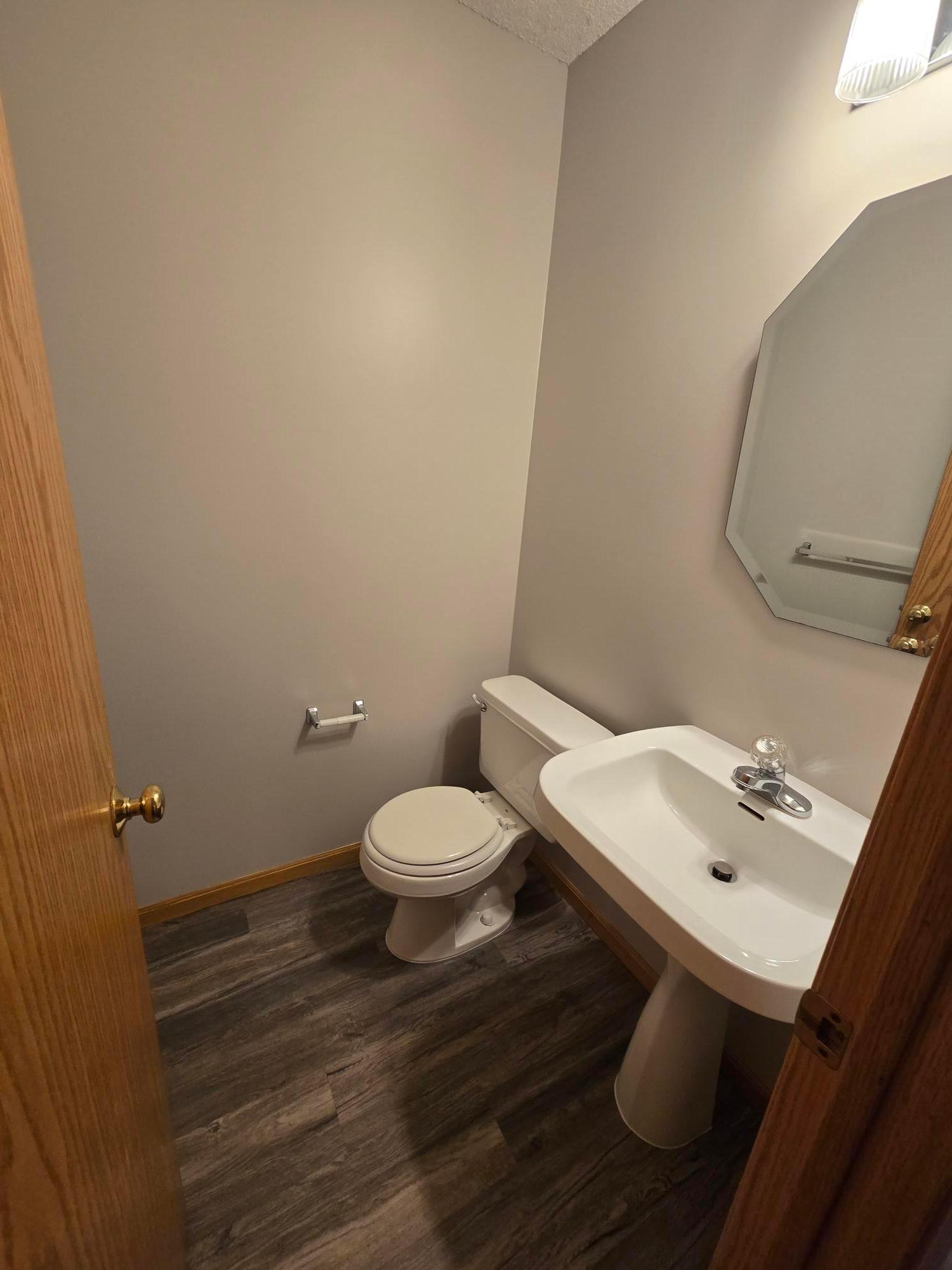 8433 Annapolis Way Property Photo 14