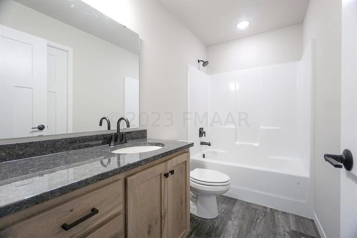 1637 10th Avenue S Property Photo 4