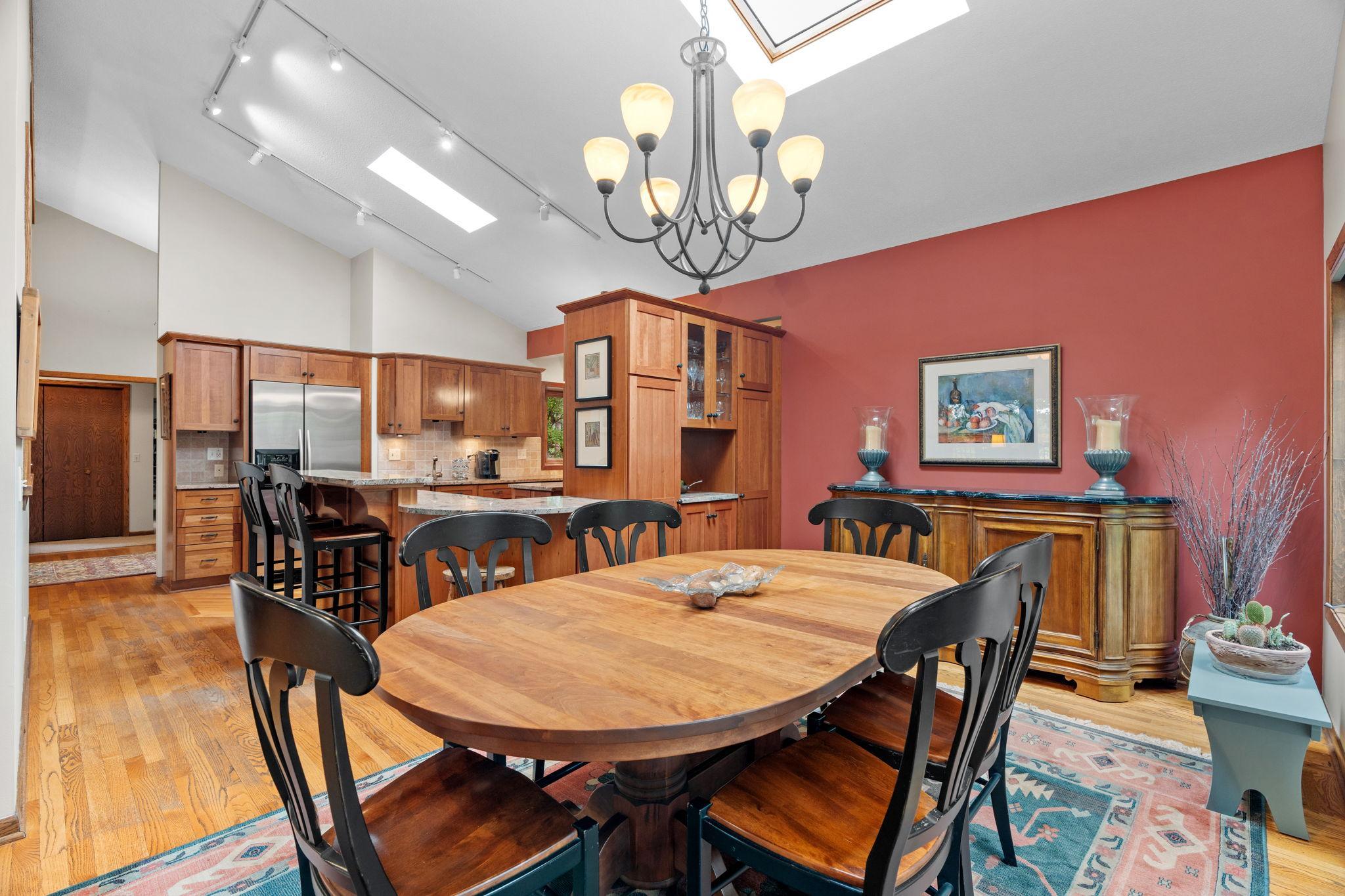 525 Park Lane Property Photo 13