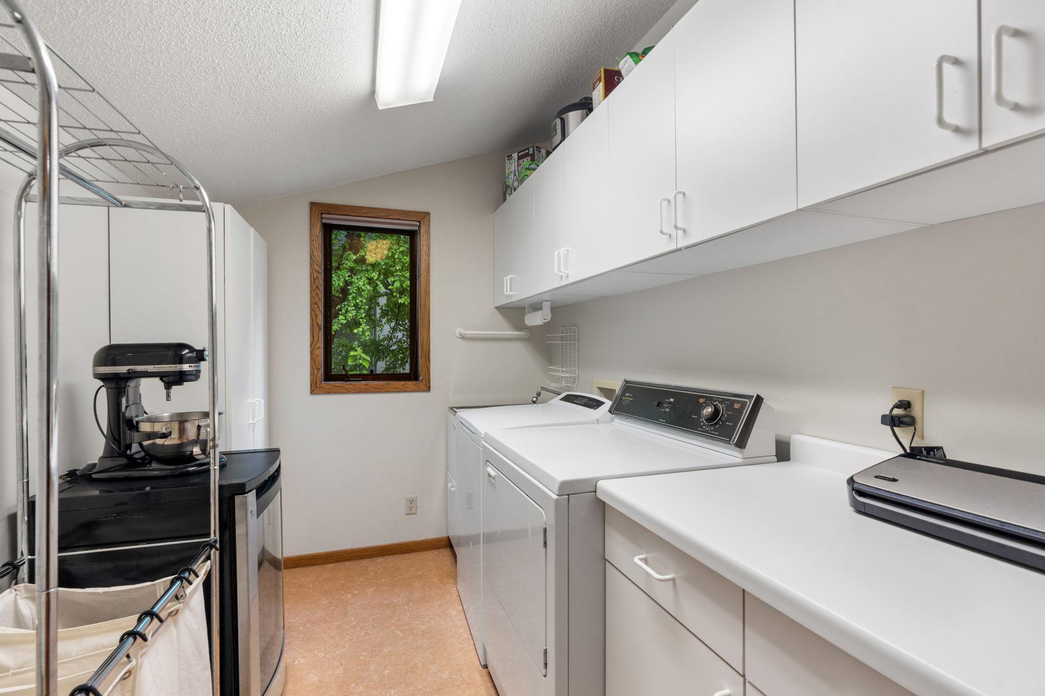 525 Park Lane Property Photo 31