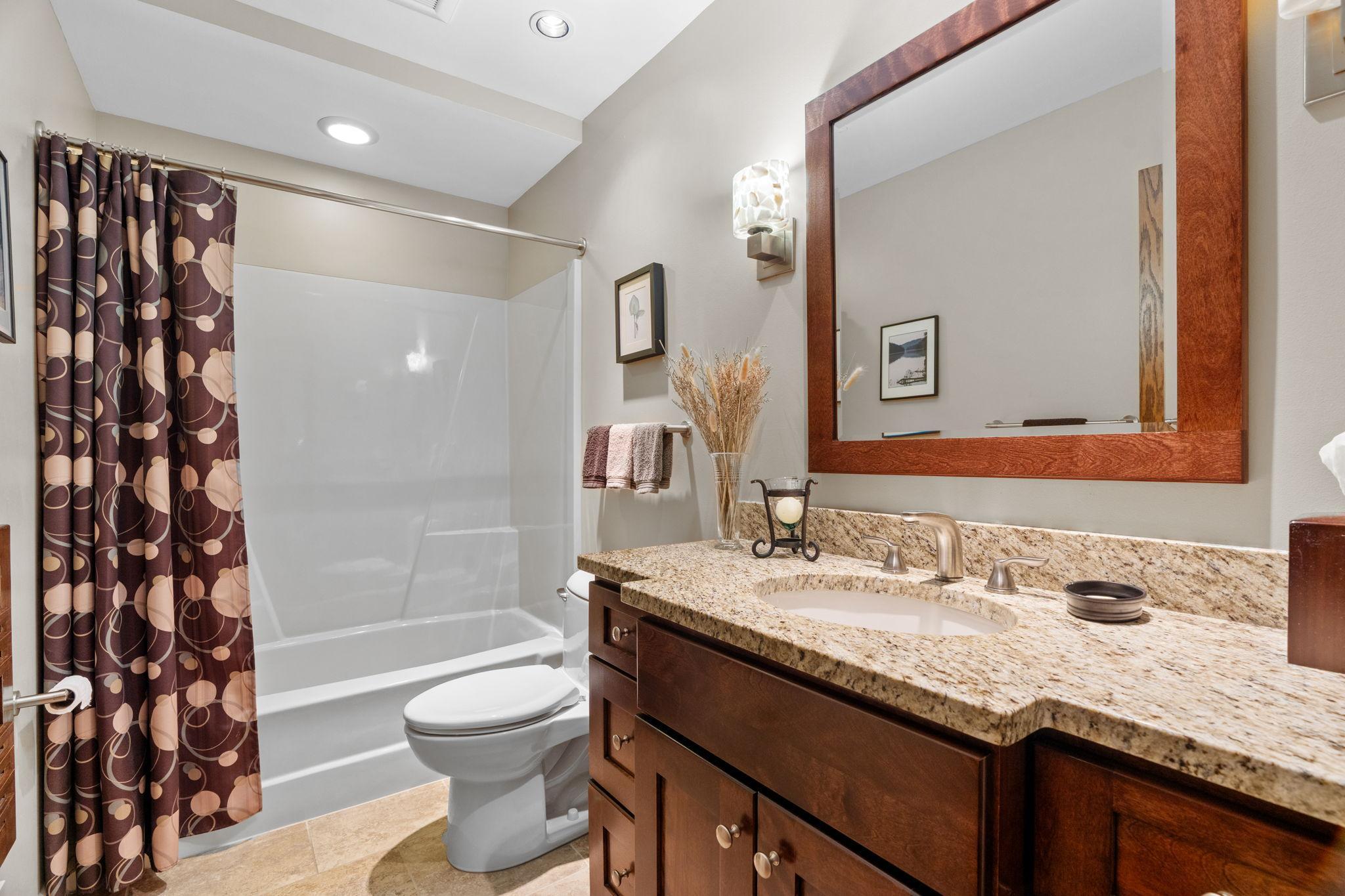 525 Park Lane Property Photo 32