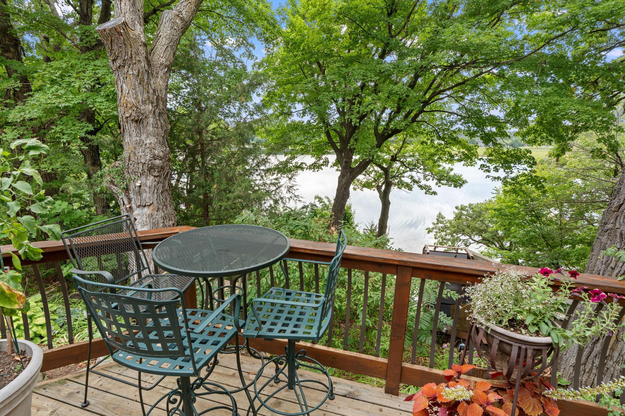 525 Park Lane Property Photo 40