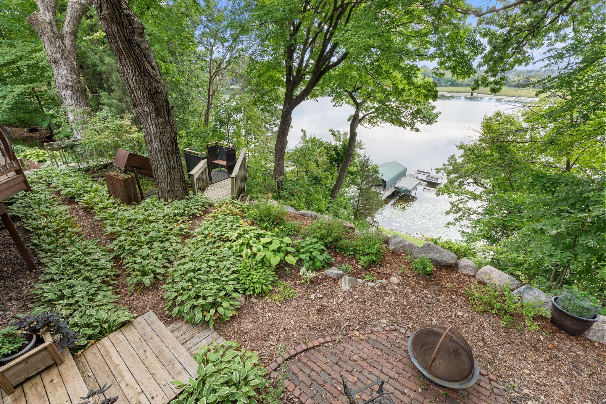 525 Park Lane Property Photo 41