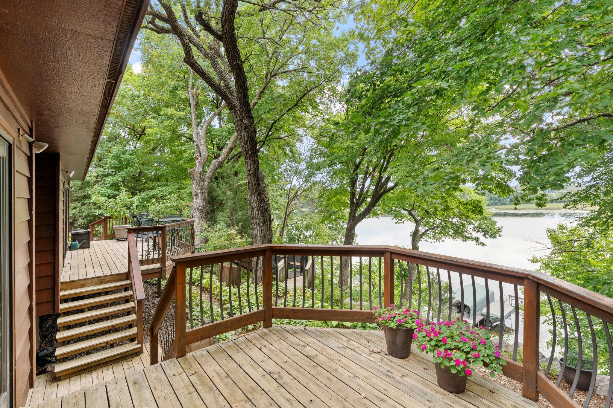 525 Park Lane Property Photo 43