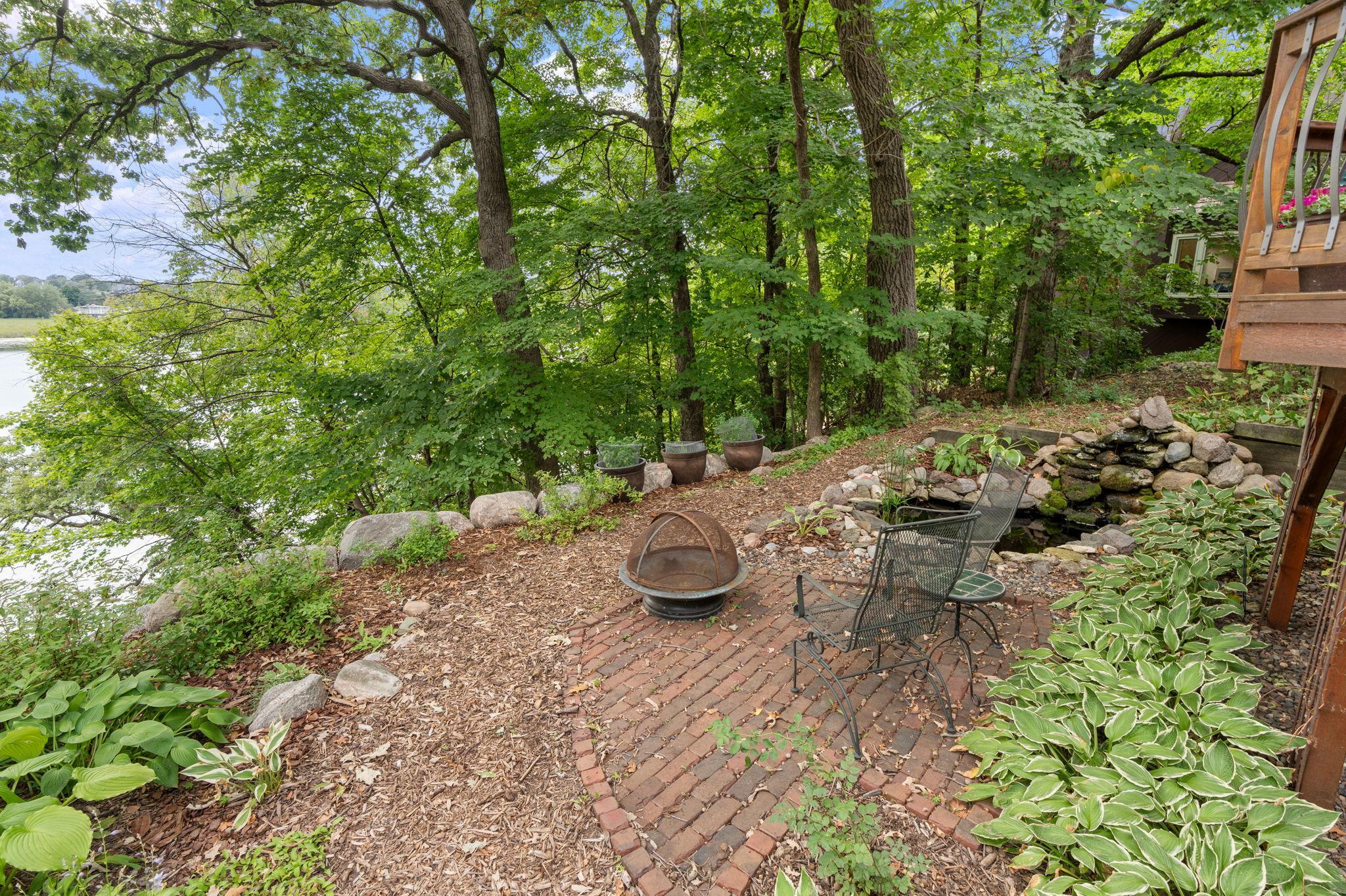 525 Park Lane Property Photo 46