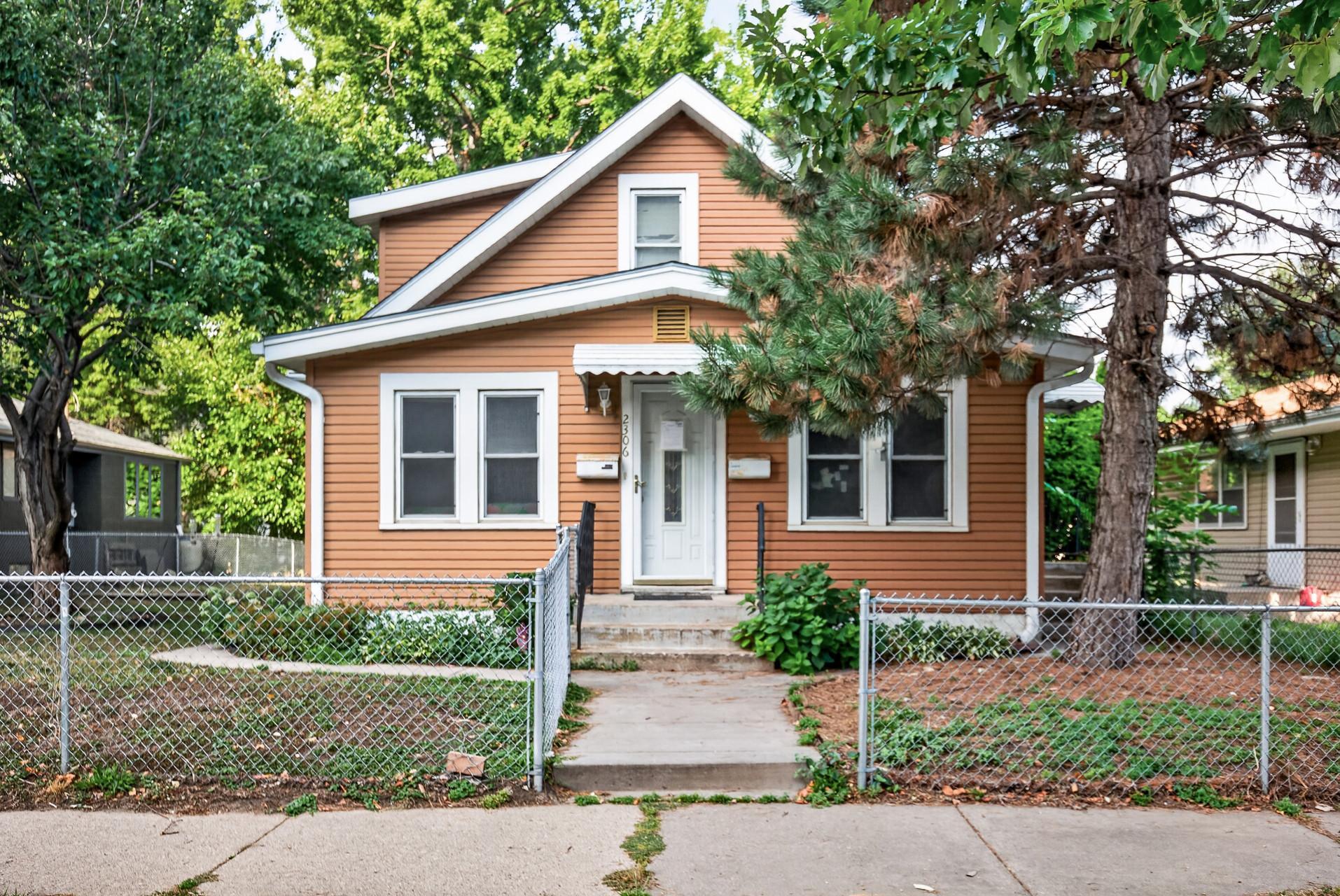 2306 California Street Ne Property Photo 1