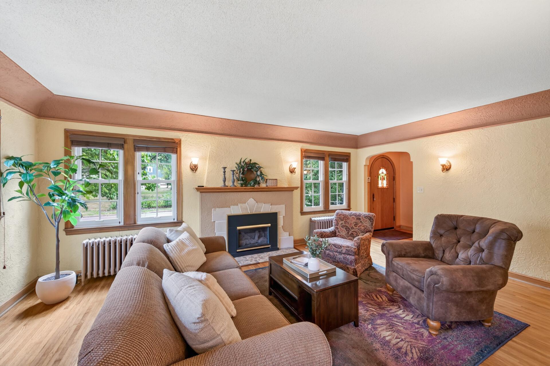 3028 E Minnehaha Parkway Property Photo 5